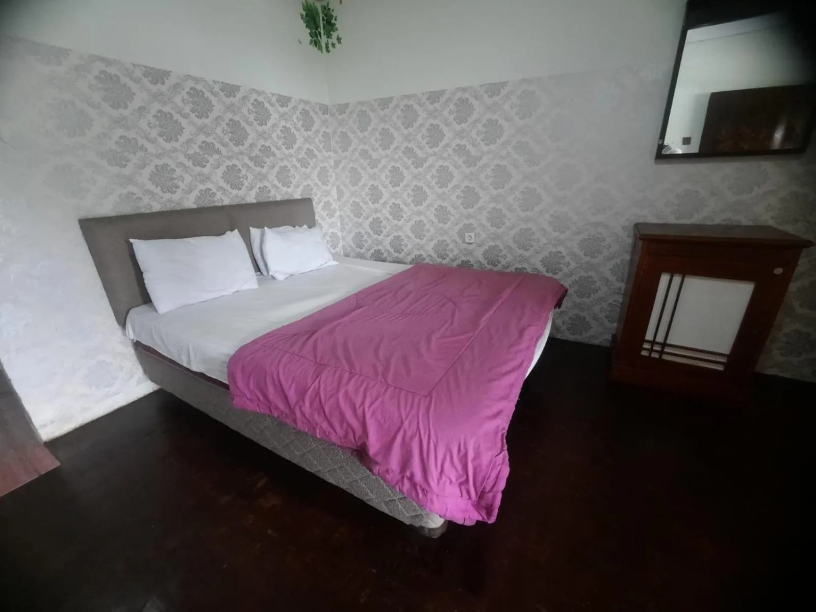 Bedroom, Bed in Hotel O Guest House Pak Eman