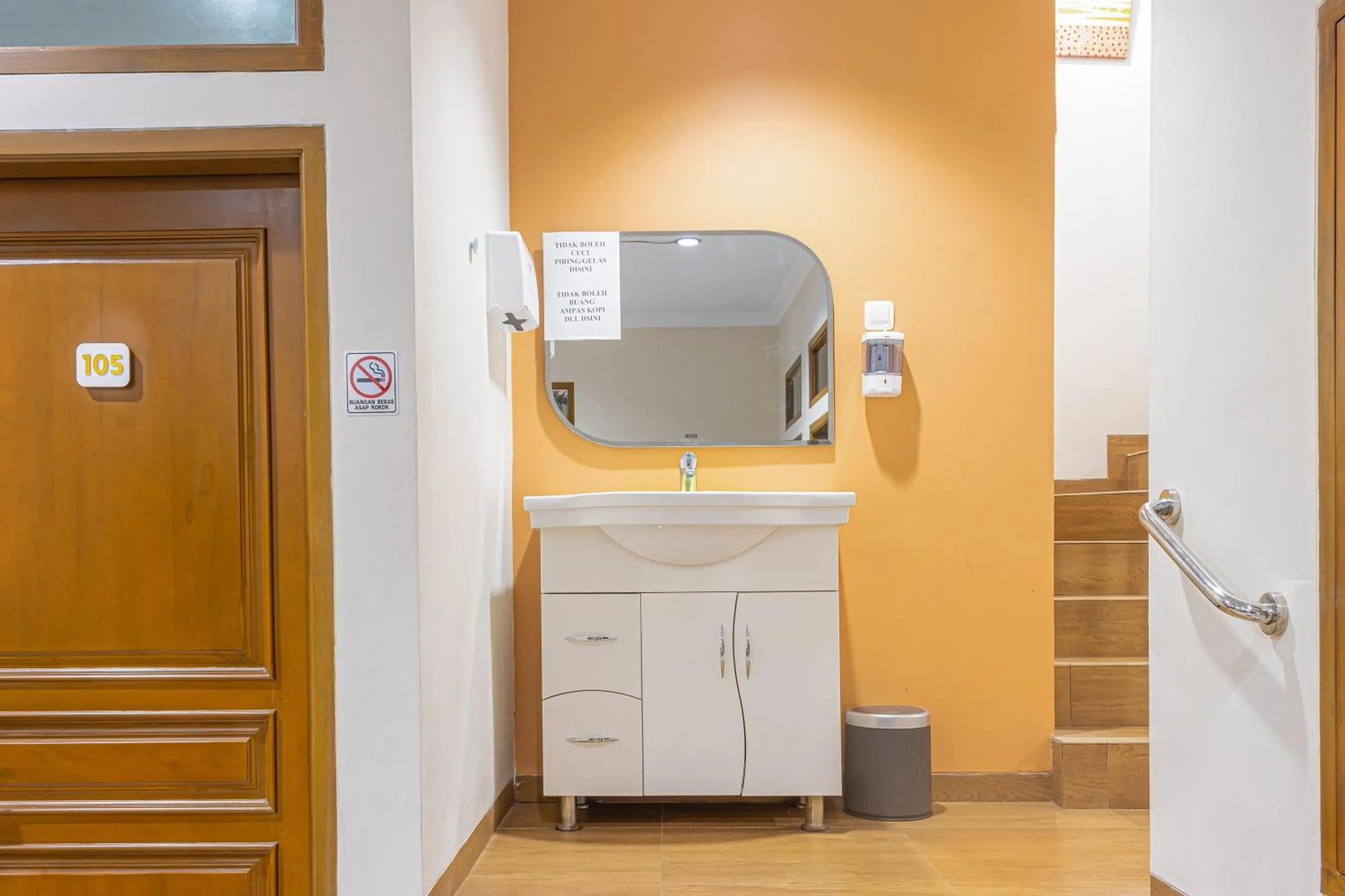 Property building in RedDoorz at Uma Arda Hometown