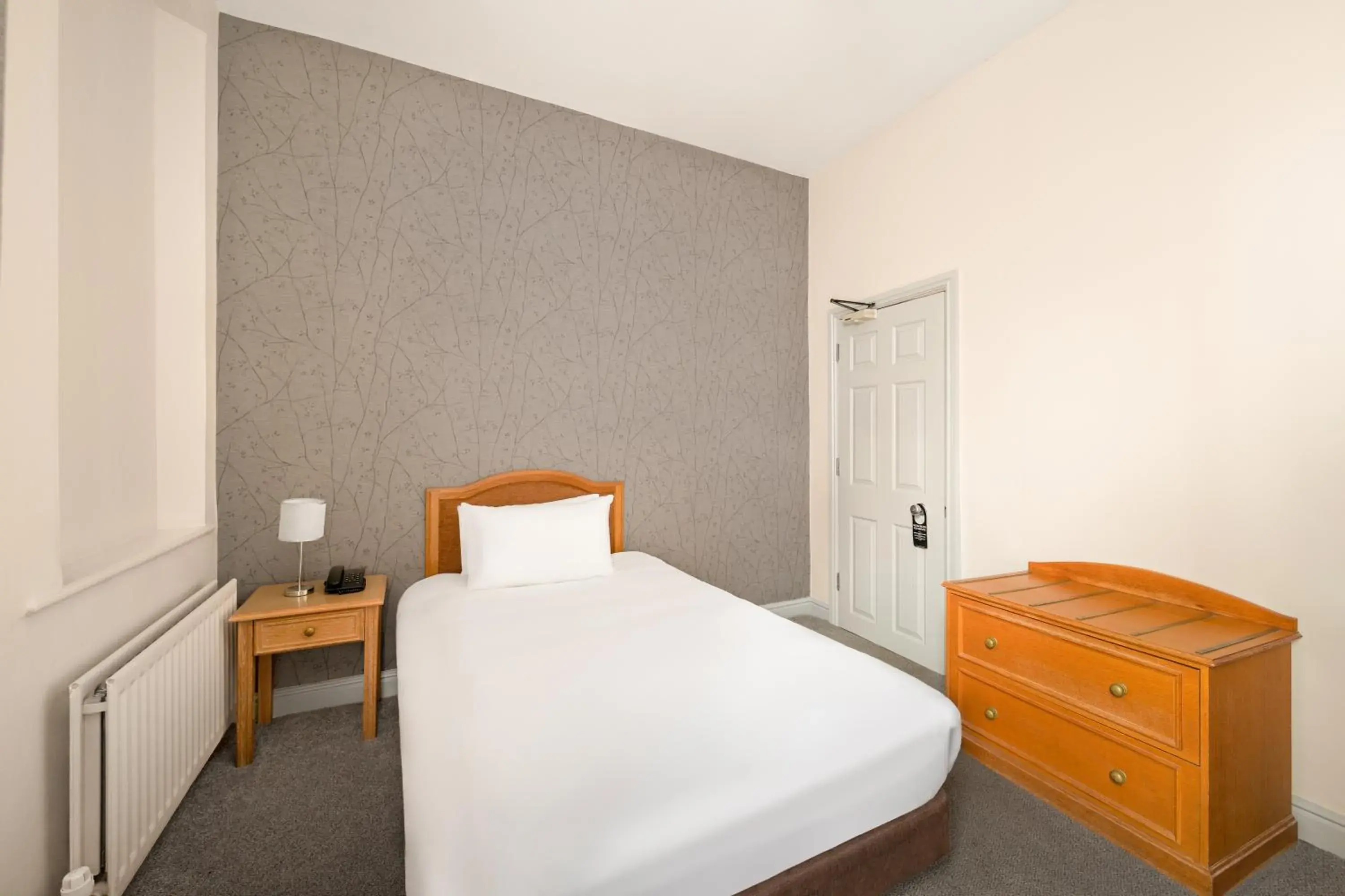 Bedroom, Bed in The County Hotel Bedroom, Bed in The County Hotel