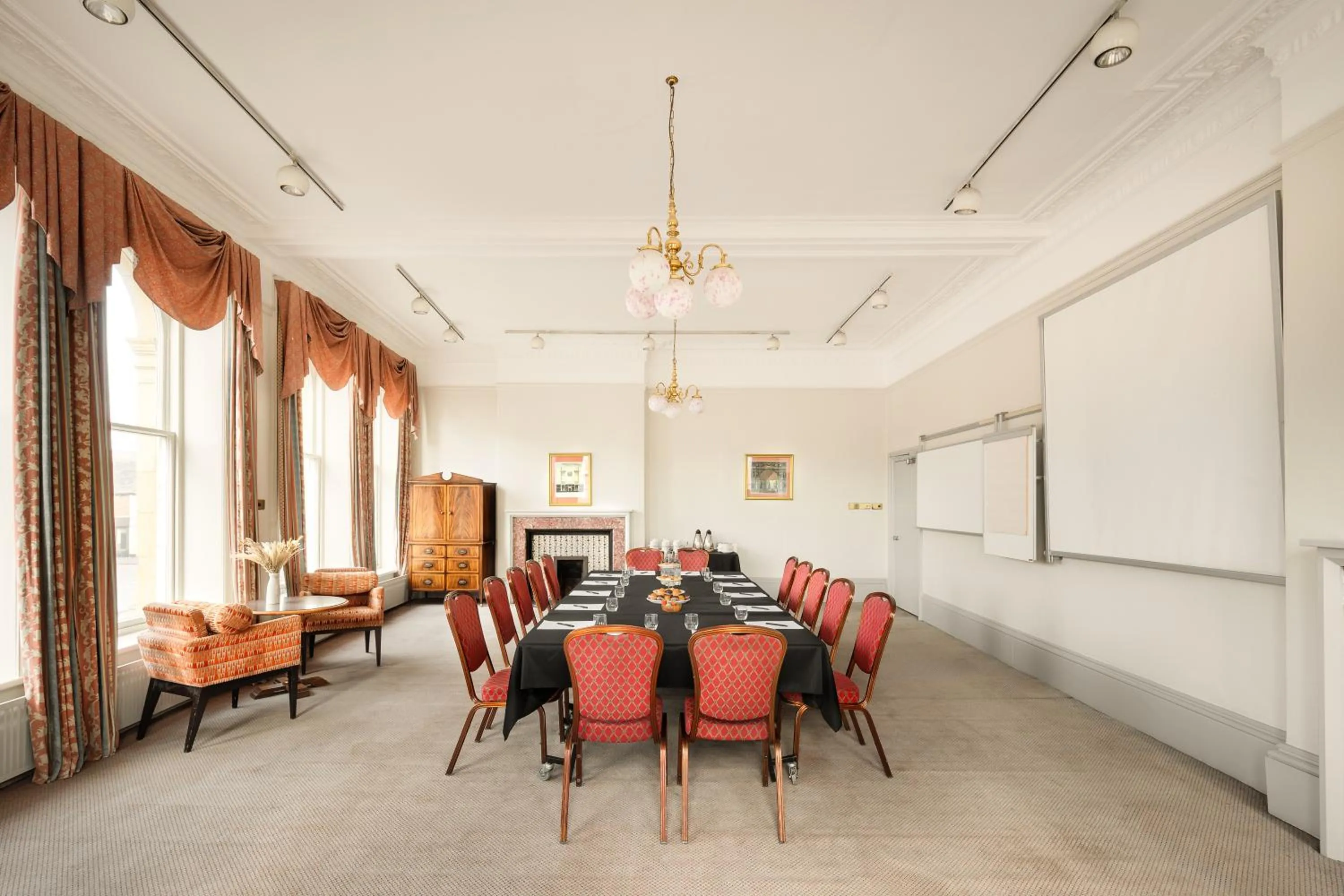 Coffee/tea facilities in The County Hotel