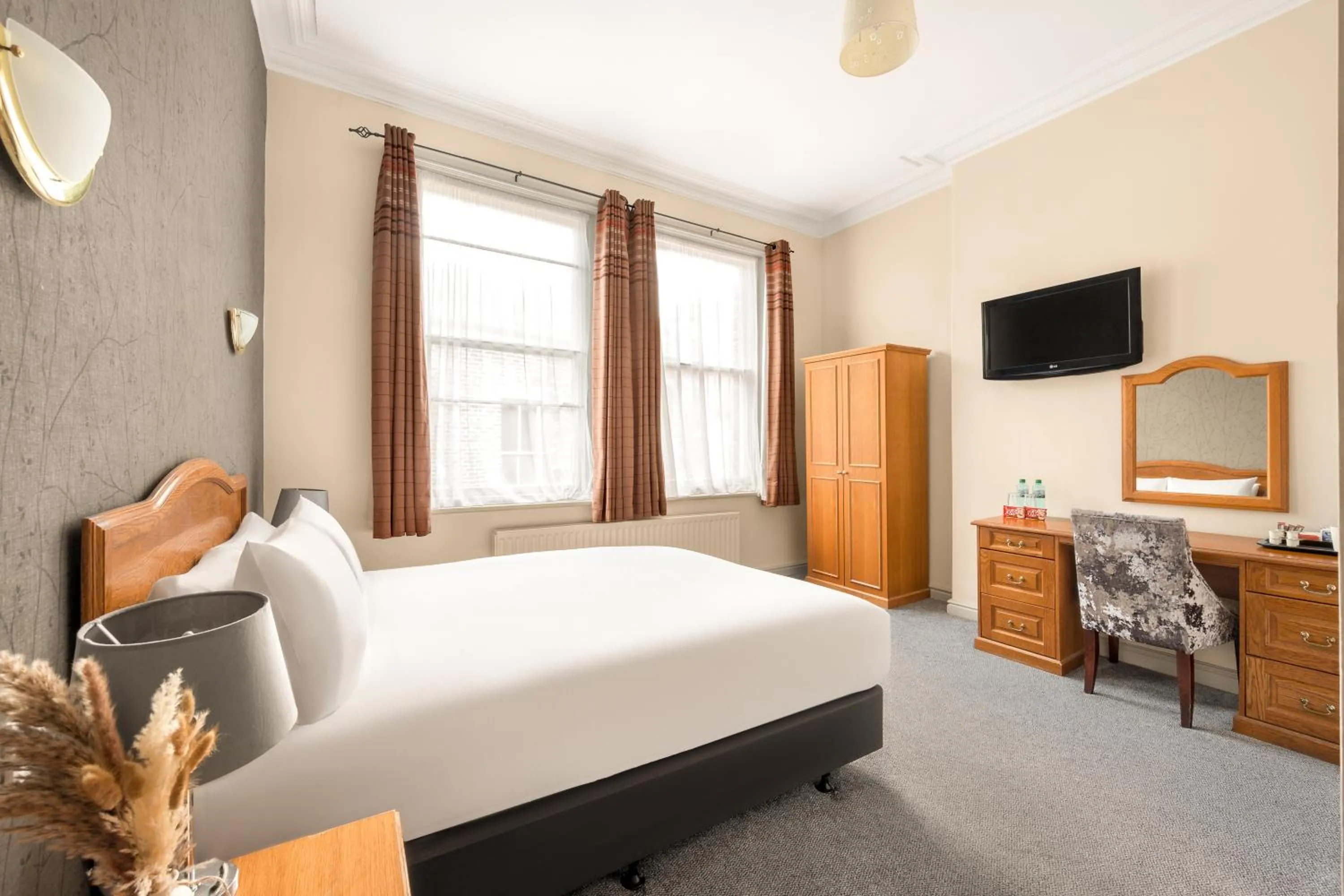 Bedroom, Bed in The County Hotel