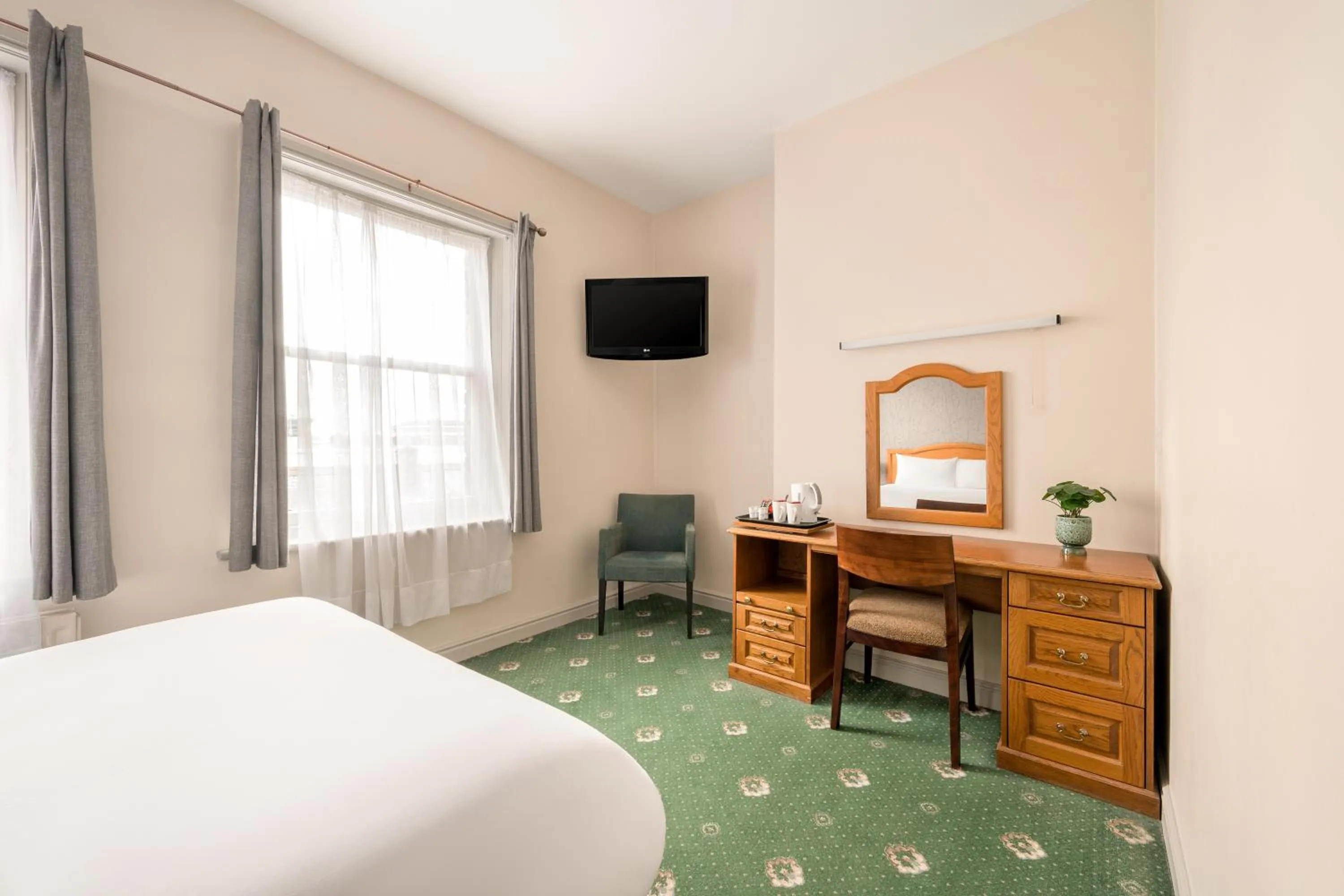 Bedroom, Bed in The County Hotel