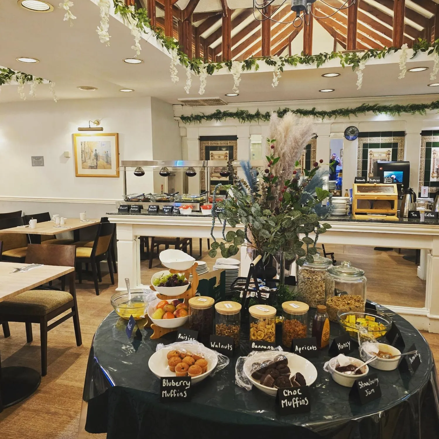 Restaurant/places to eat in The County Hotel