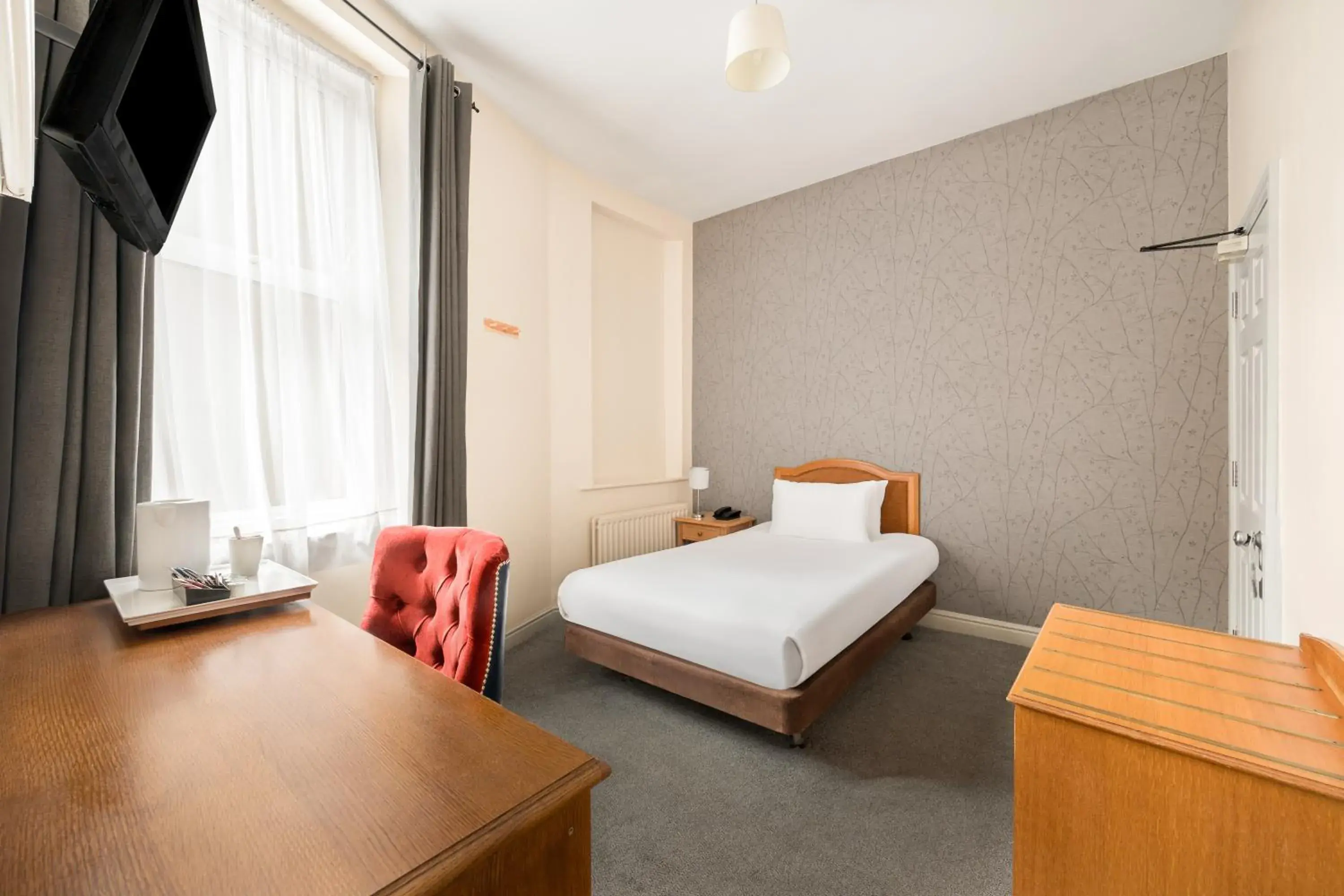 Bedroom, Bed in The County Hotel Bedroom, Bed in The County Hotel