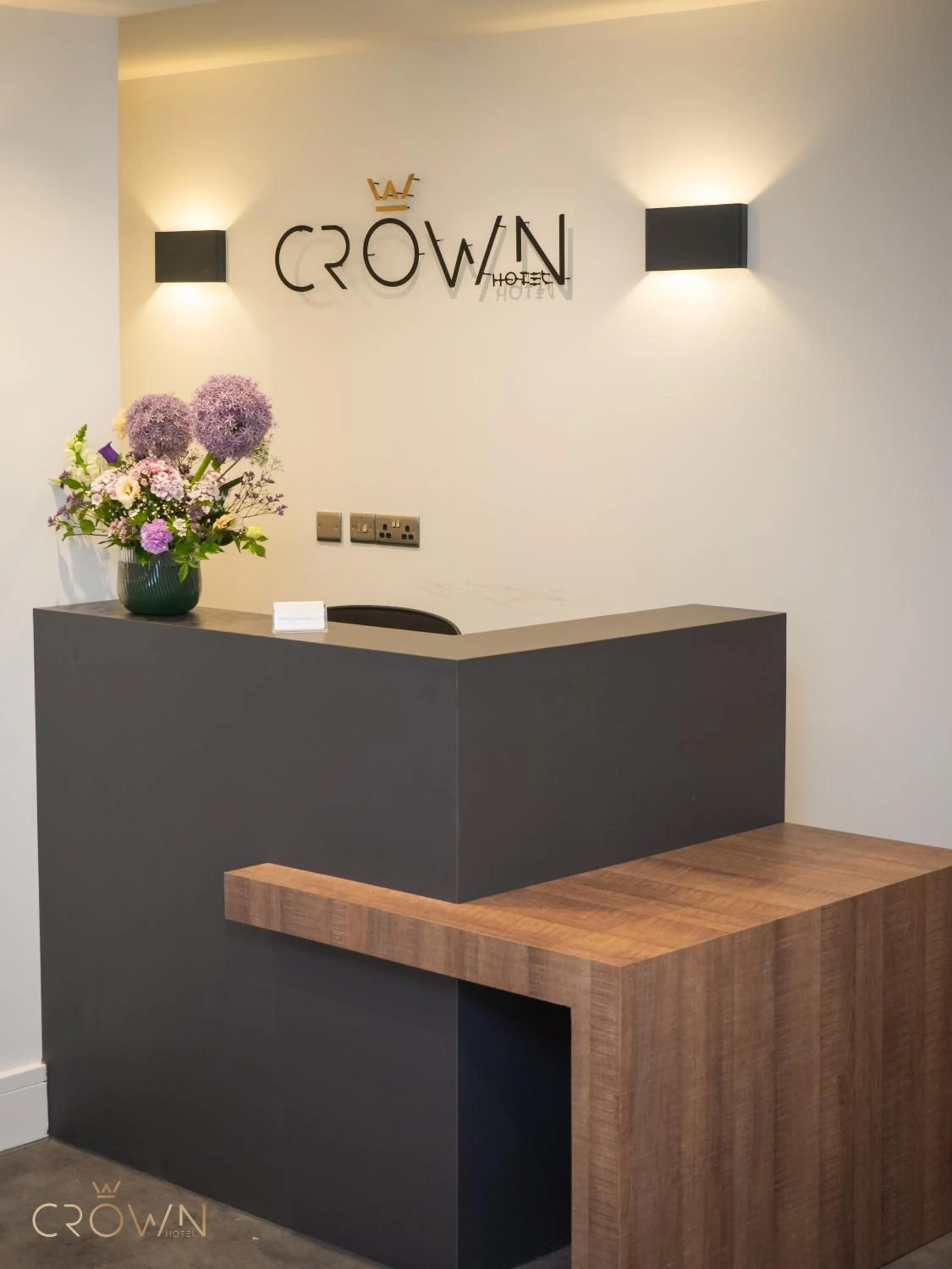 Lobby or reception in Crown Hotel