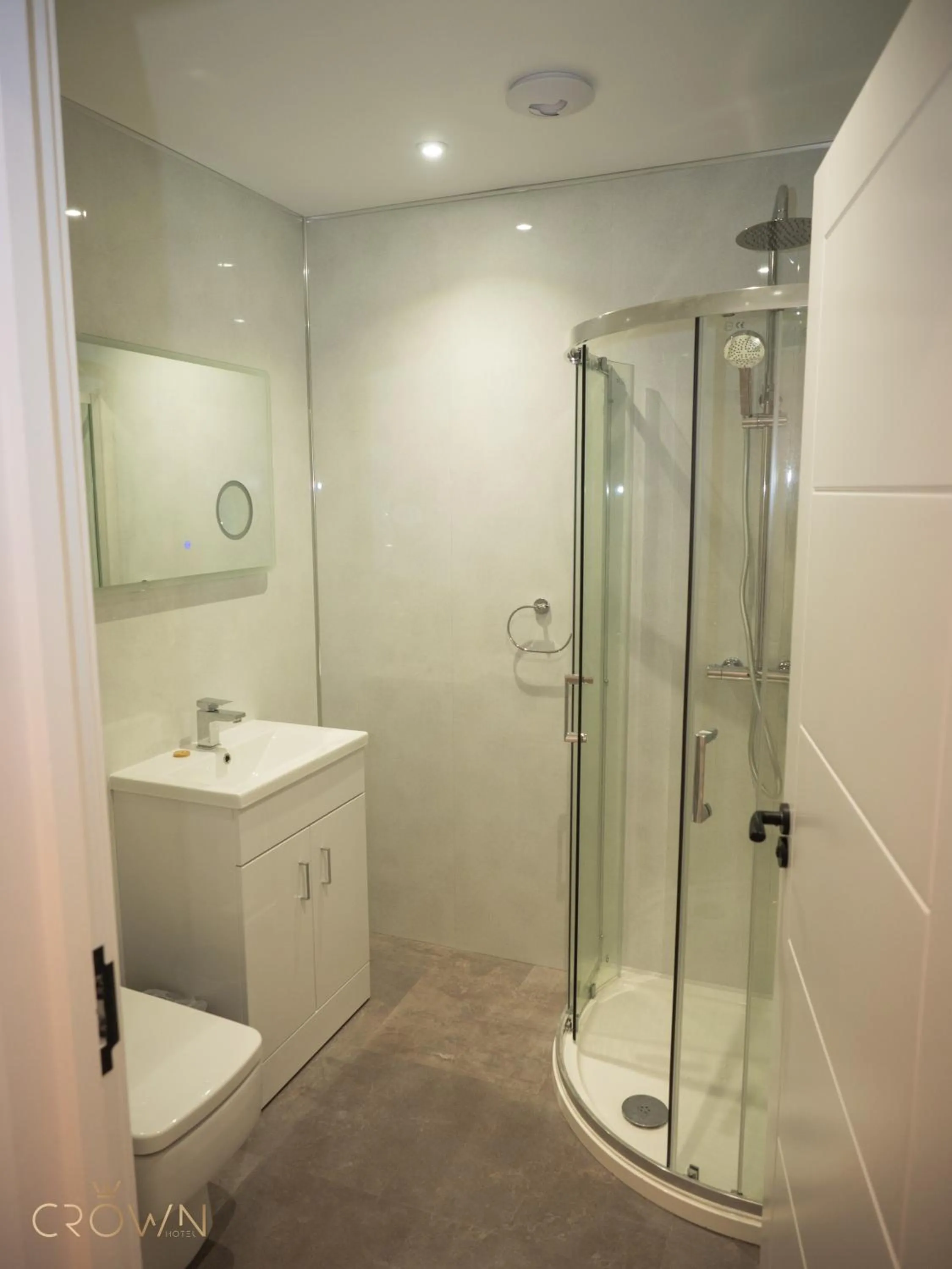 Bathroom in Crown Hotel