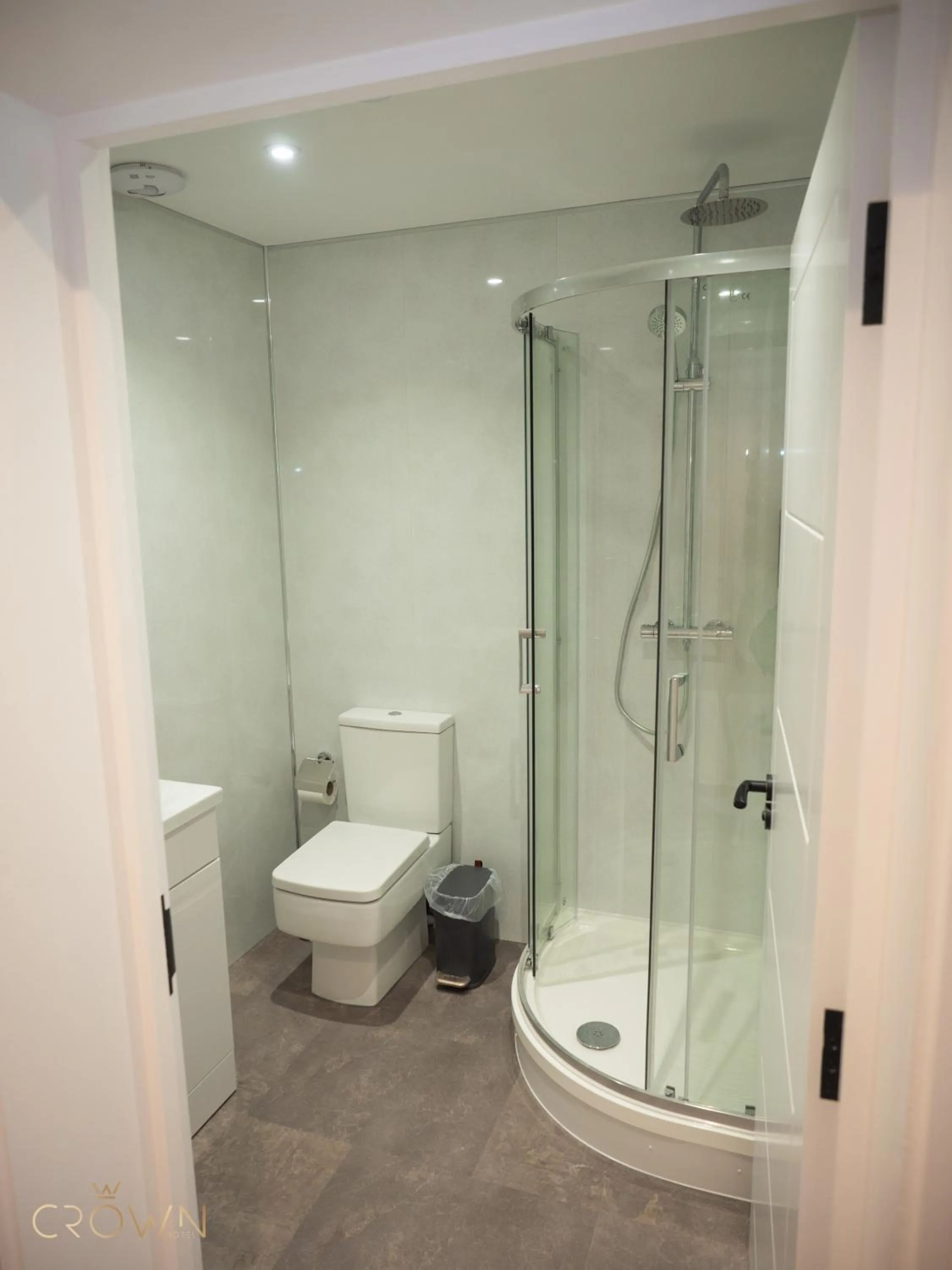 Bathroom in Crown Hotel