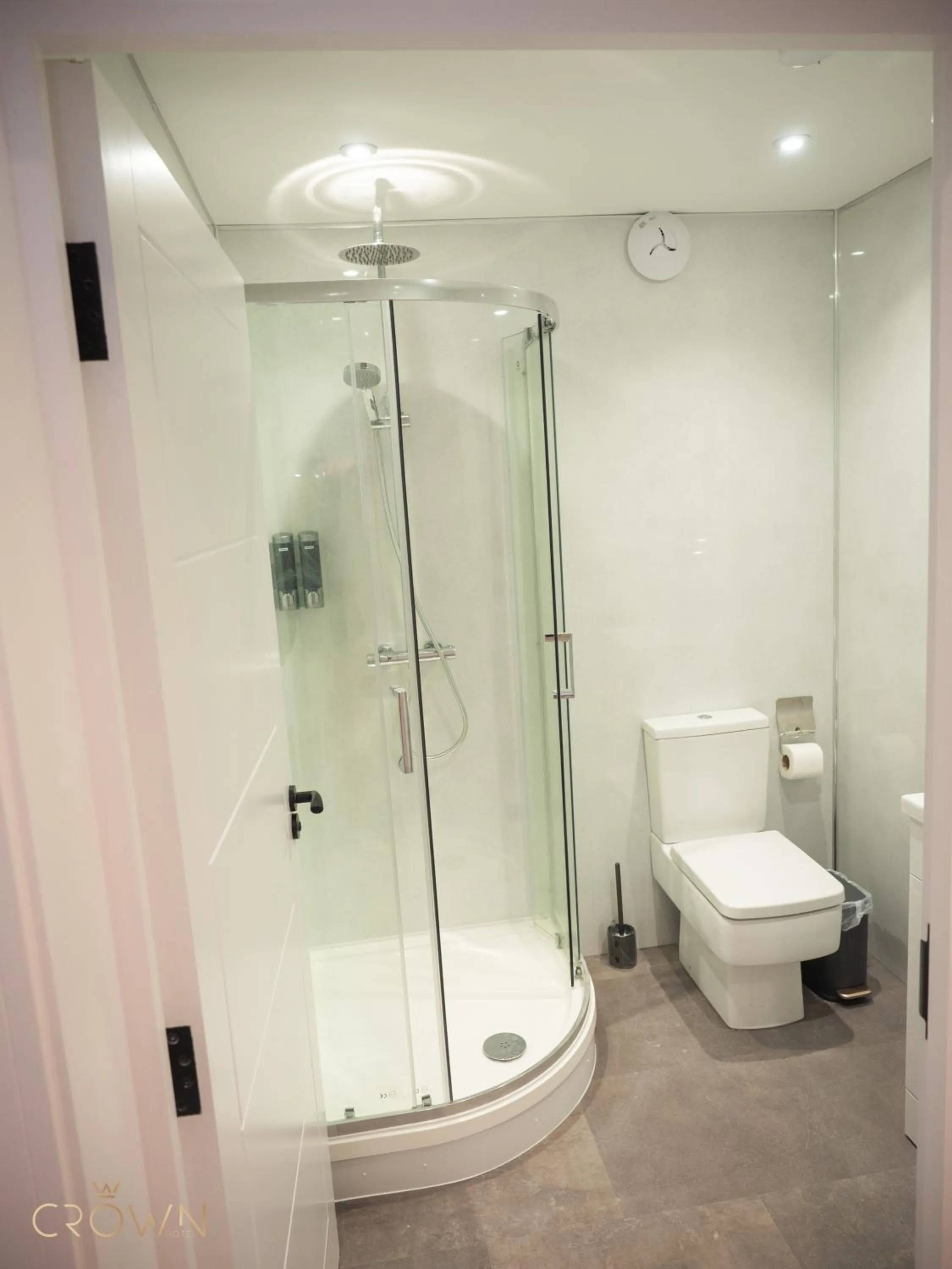 Bathroom in Crown Hotel
