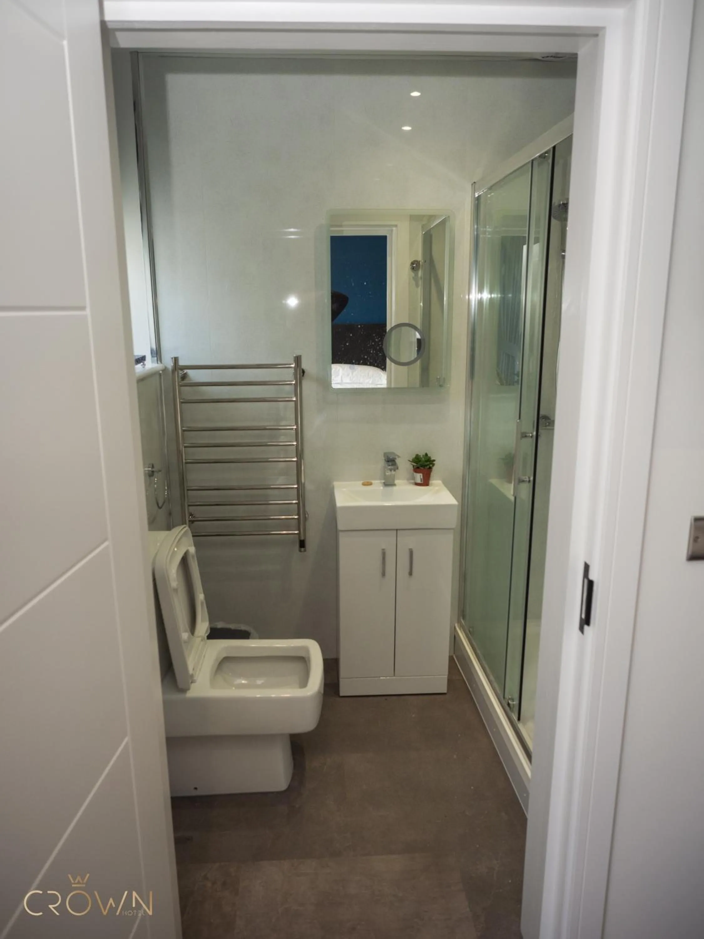 Bathroom in Crown Hotel