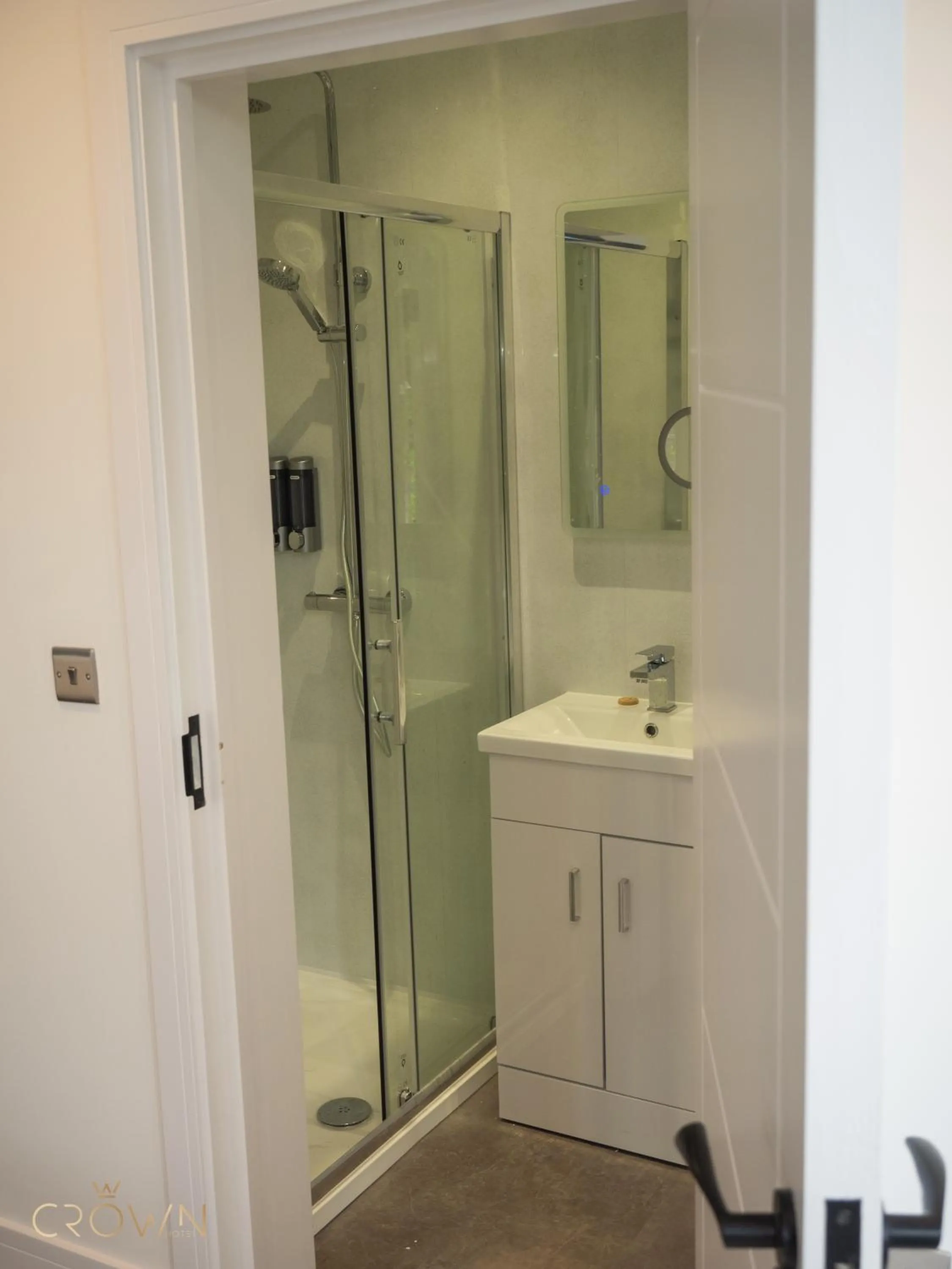 Bathroom in Crown Hotel