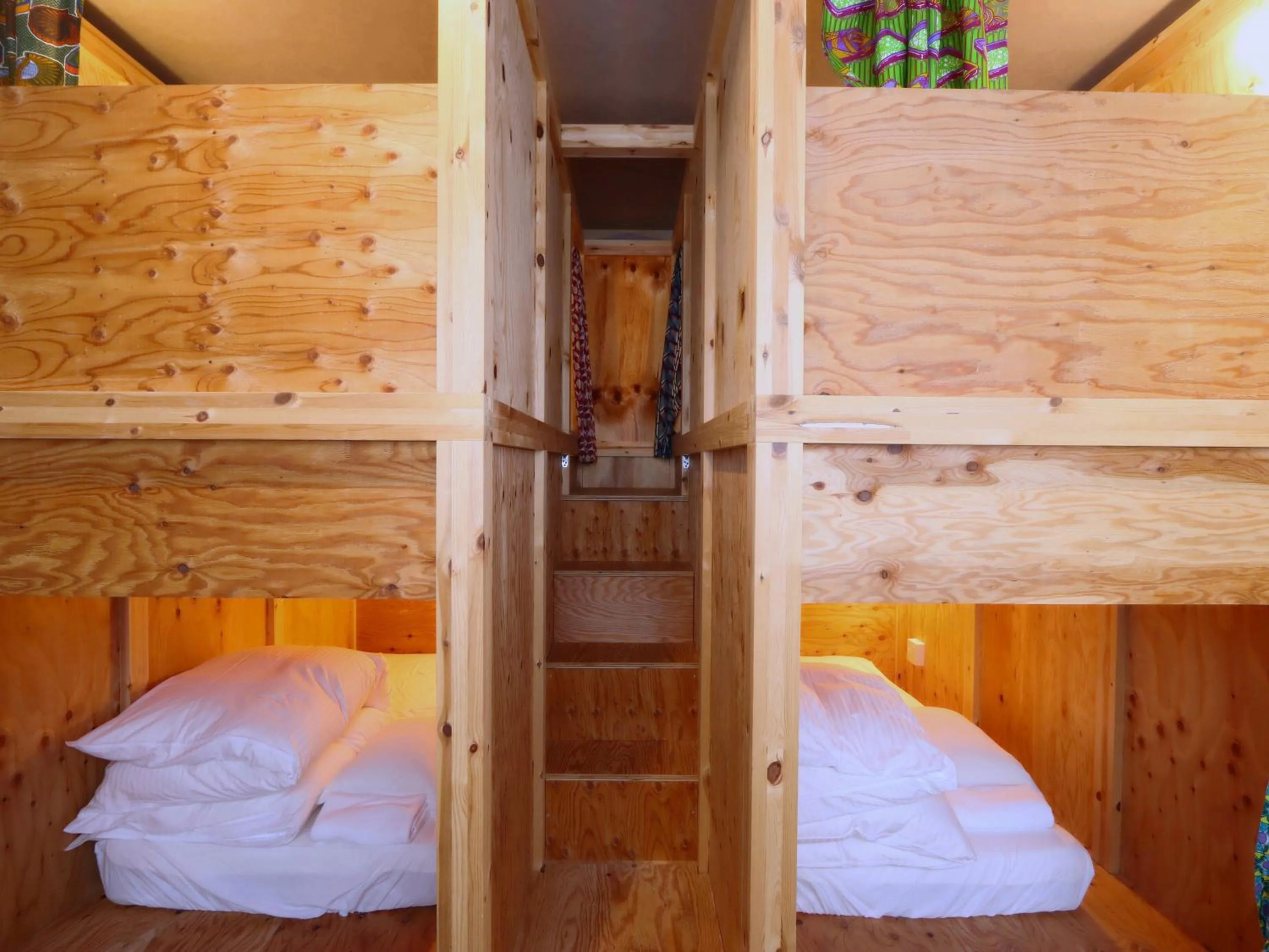 Photo of the whole room, Bed in métisse stay