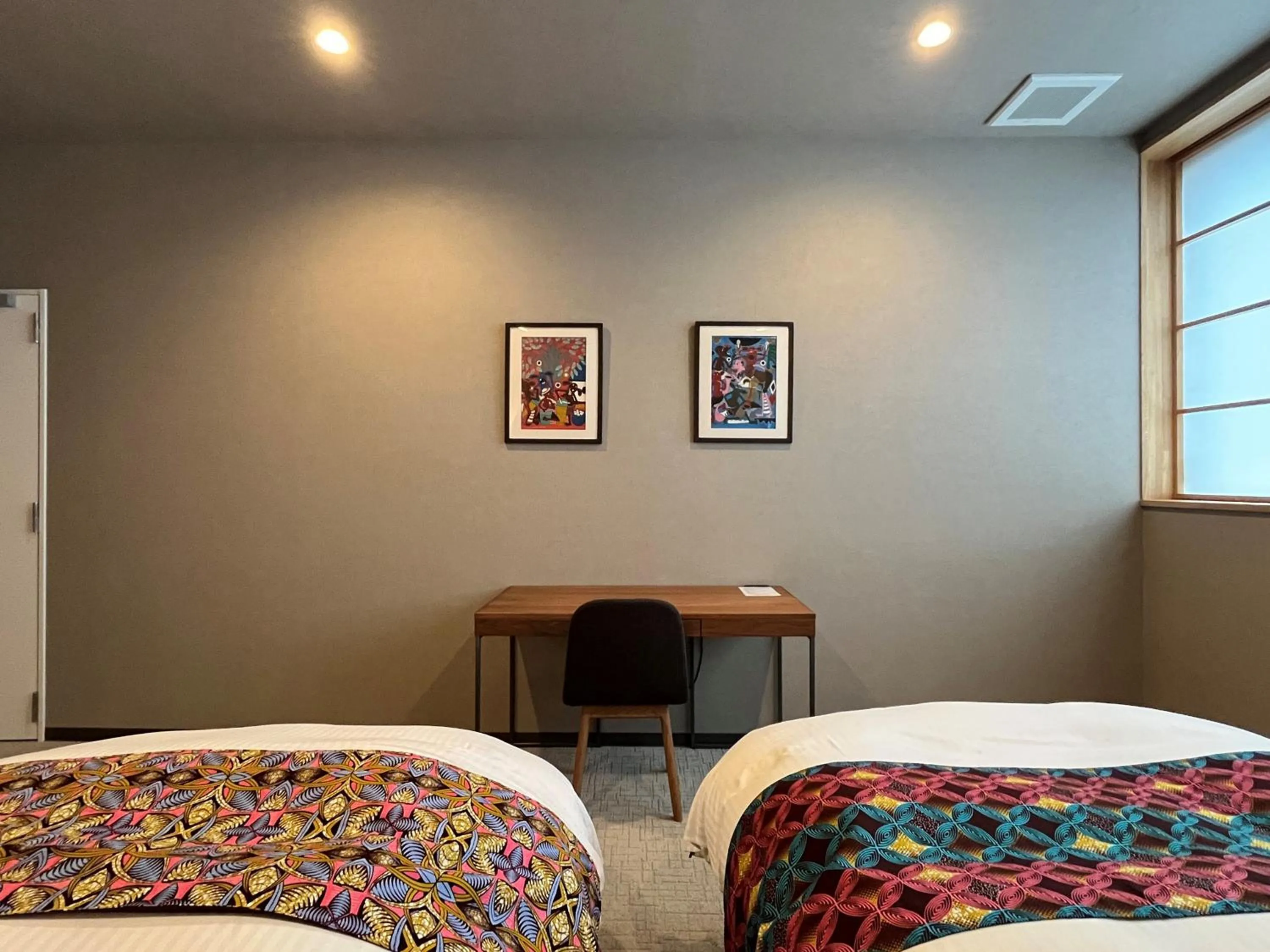 Photo of the whole room, Bed in métisse stay