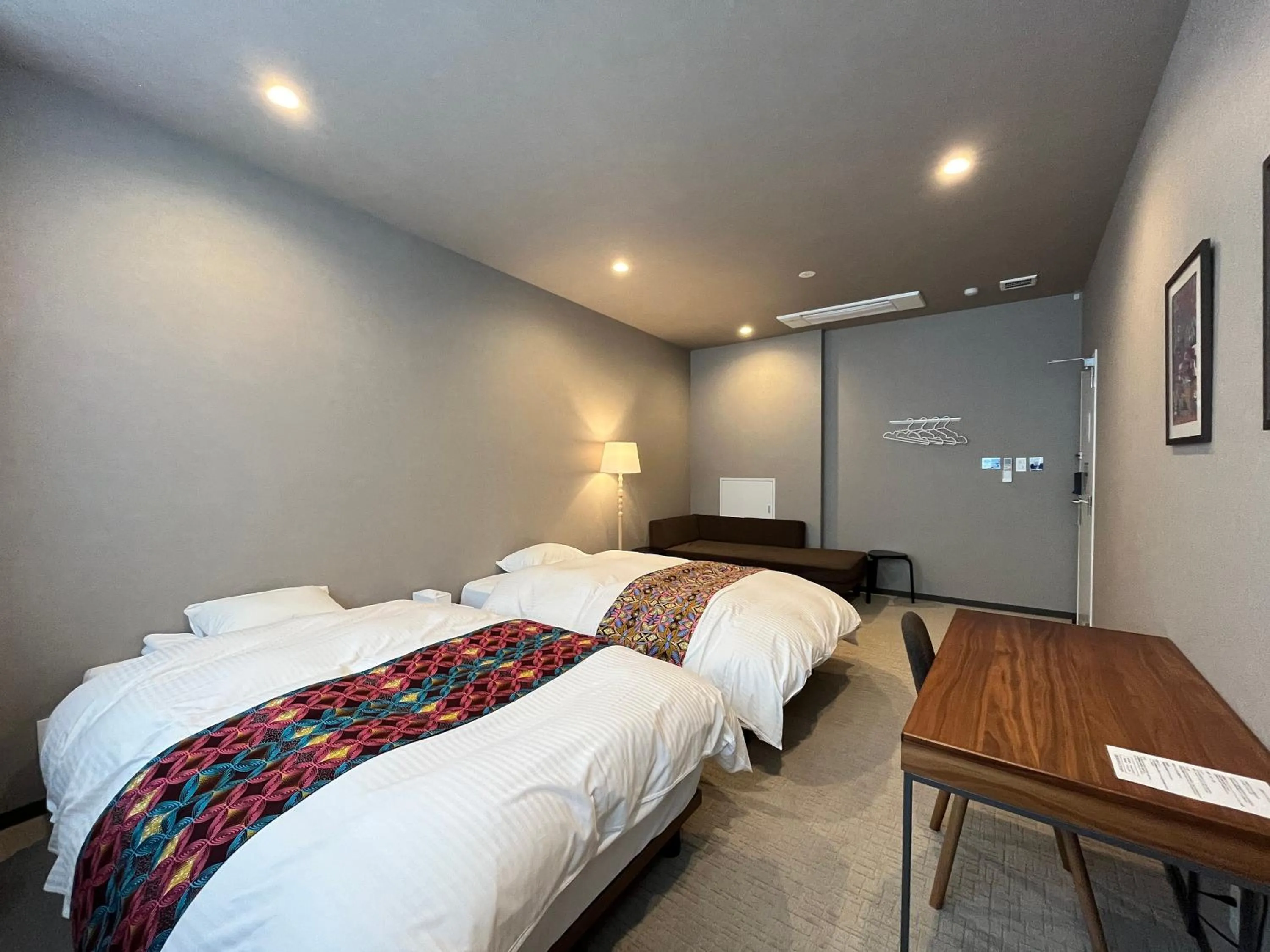 Photo of the whole room, Bed in métisse stay