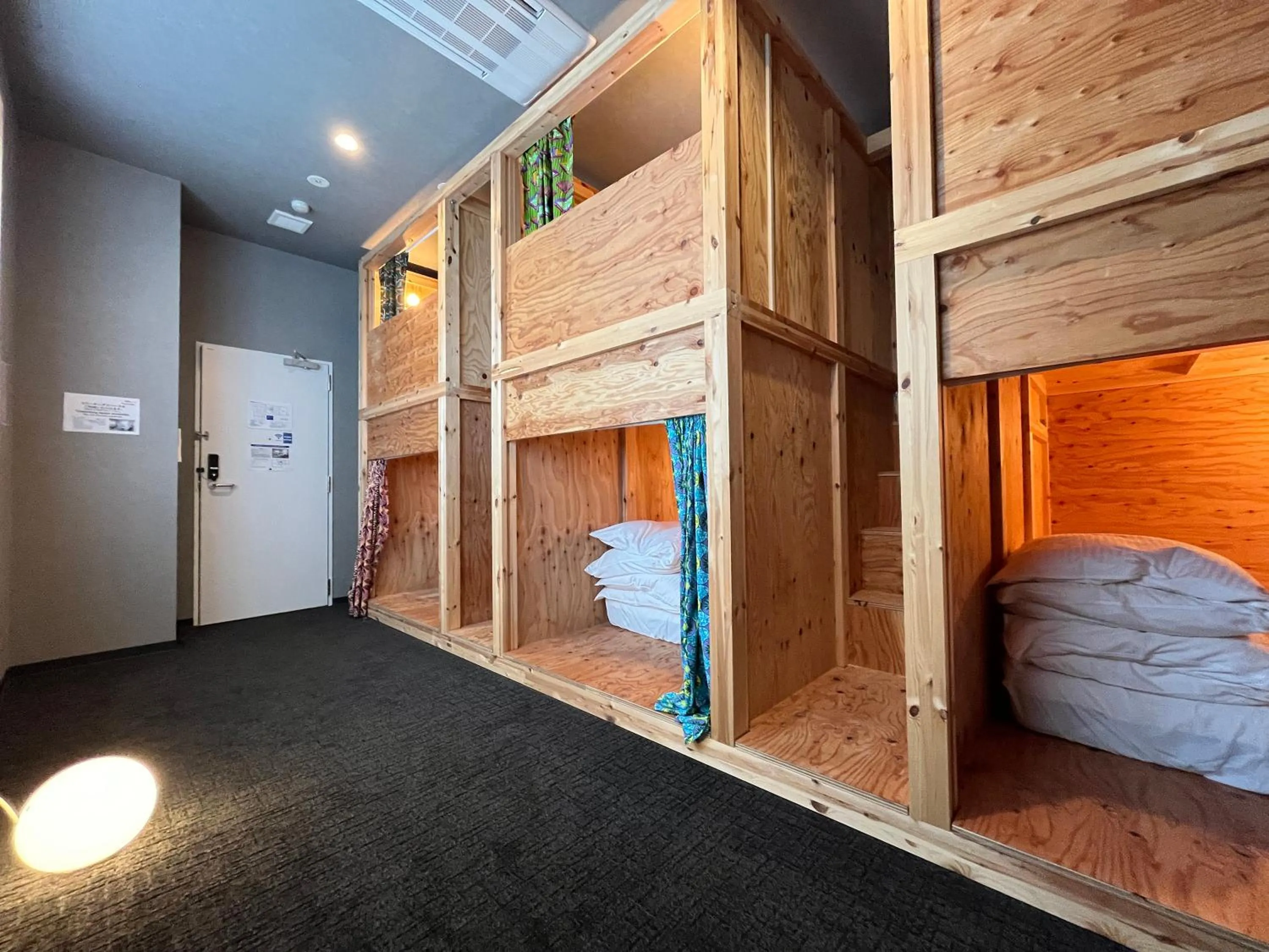 Photo of the whole room, Bed in métisse stay