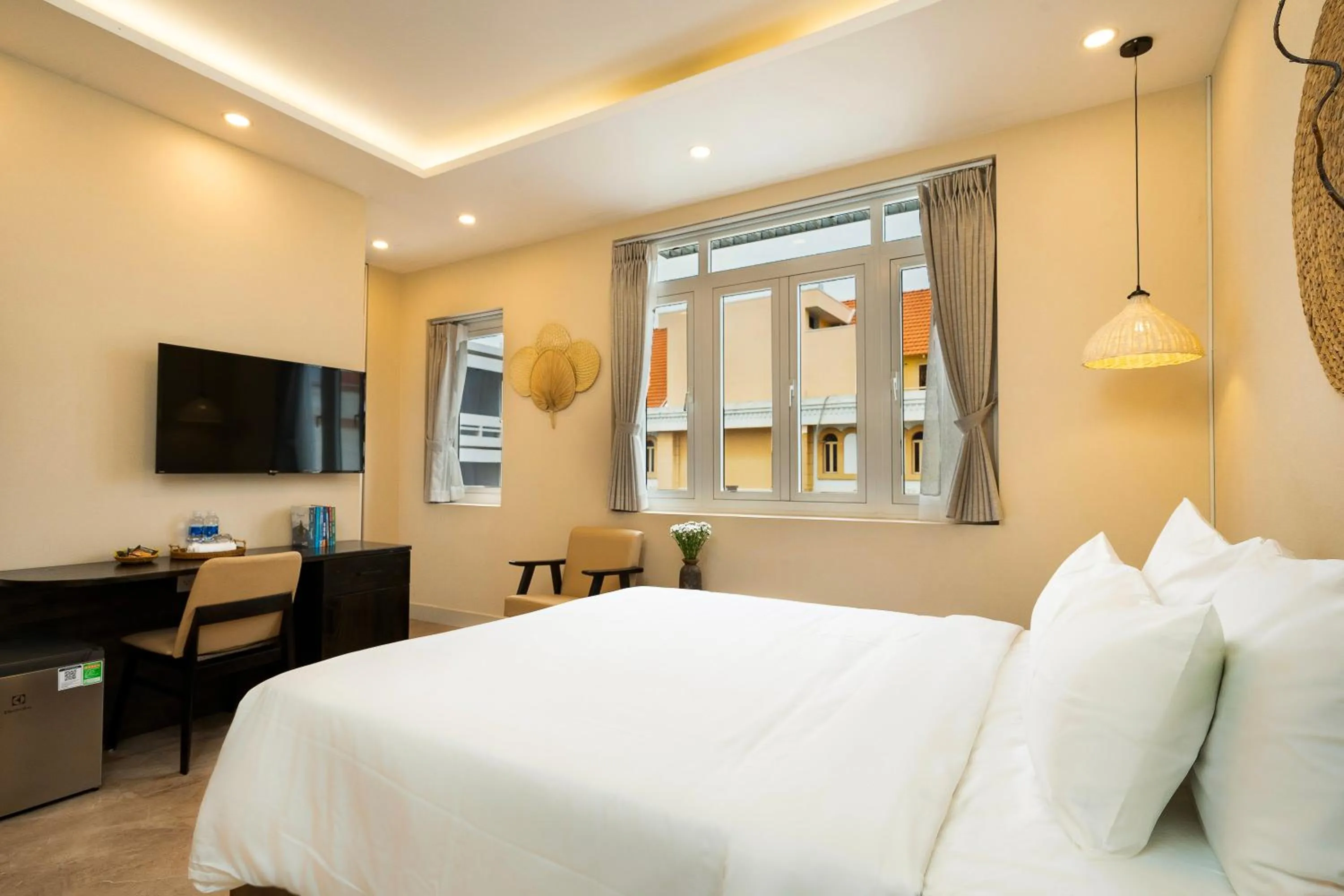 Communal lounge/ TV room, Bed in HemTouch House