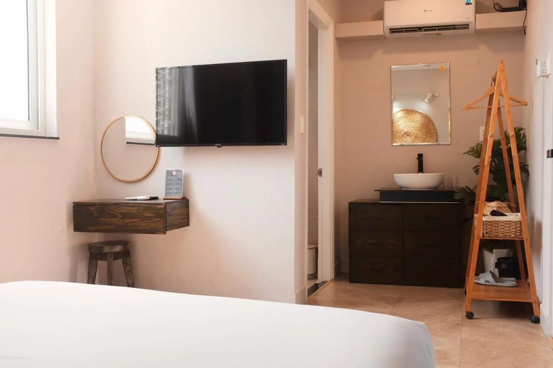 Bed in HemTouch House