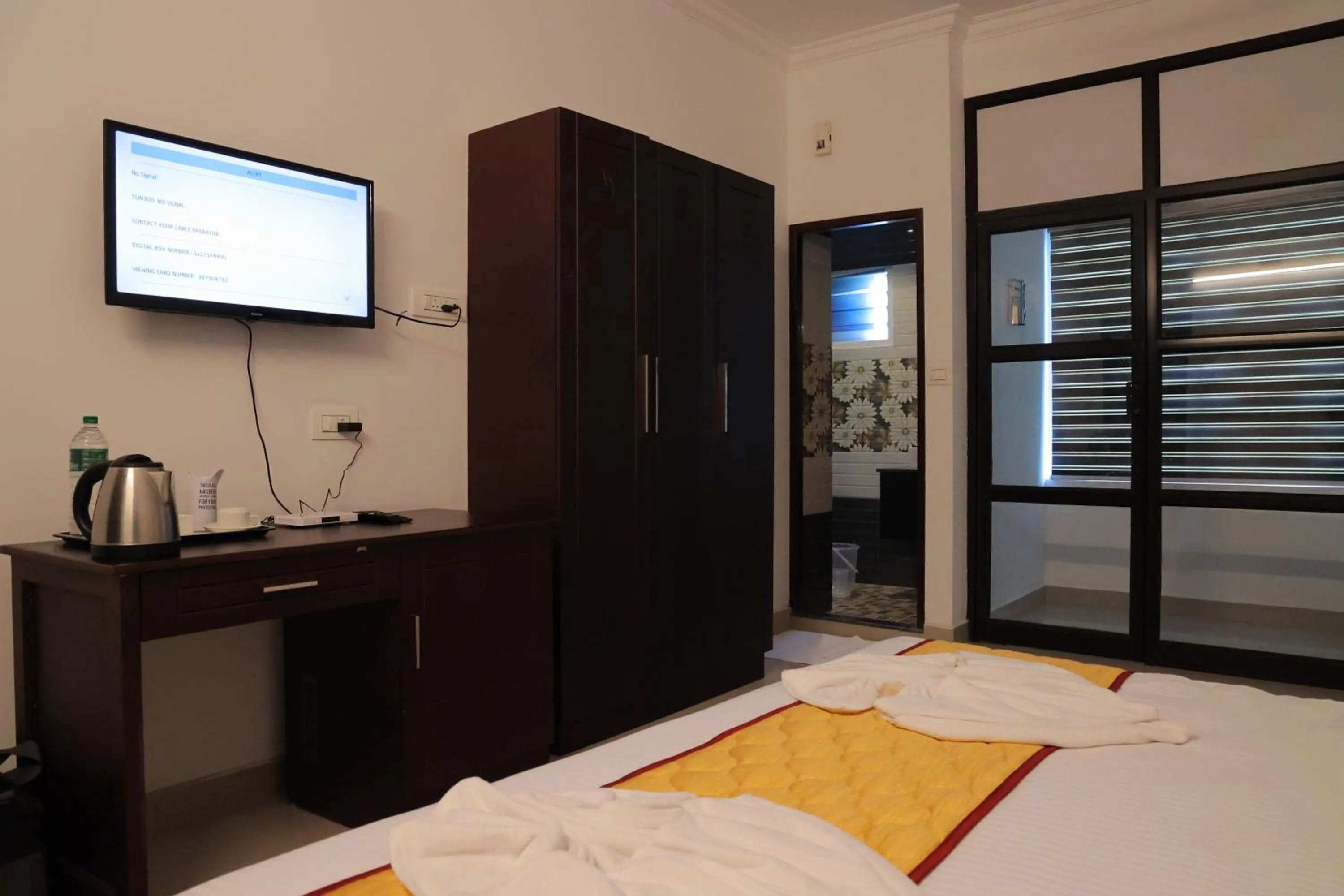 TV and multimedia, Bed in Spring Valley Resort