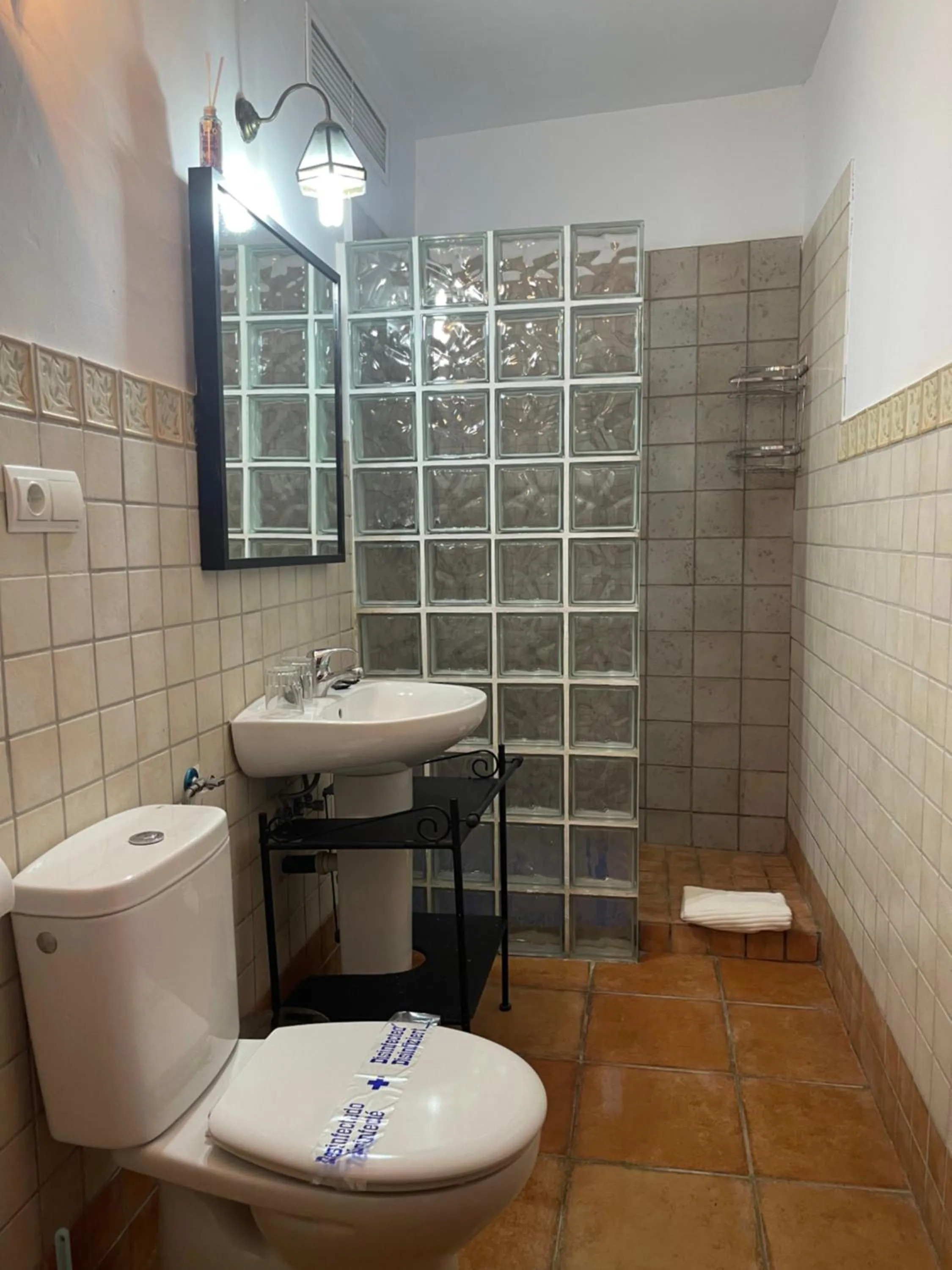 Bathroom in Hotel Al-Andalus