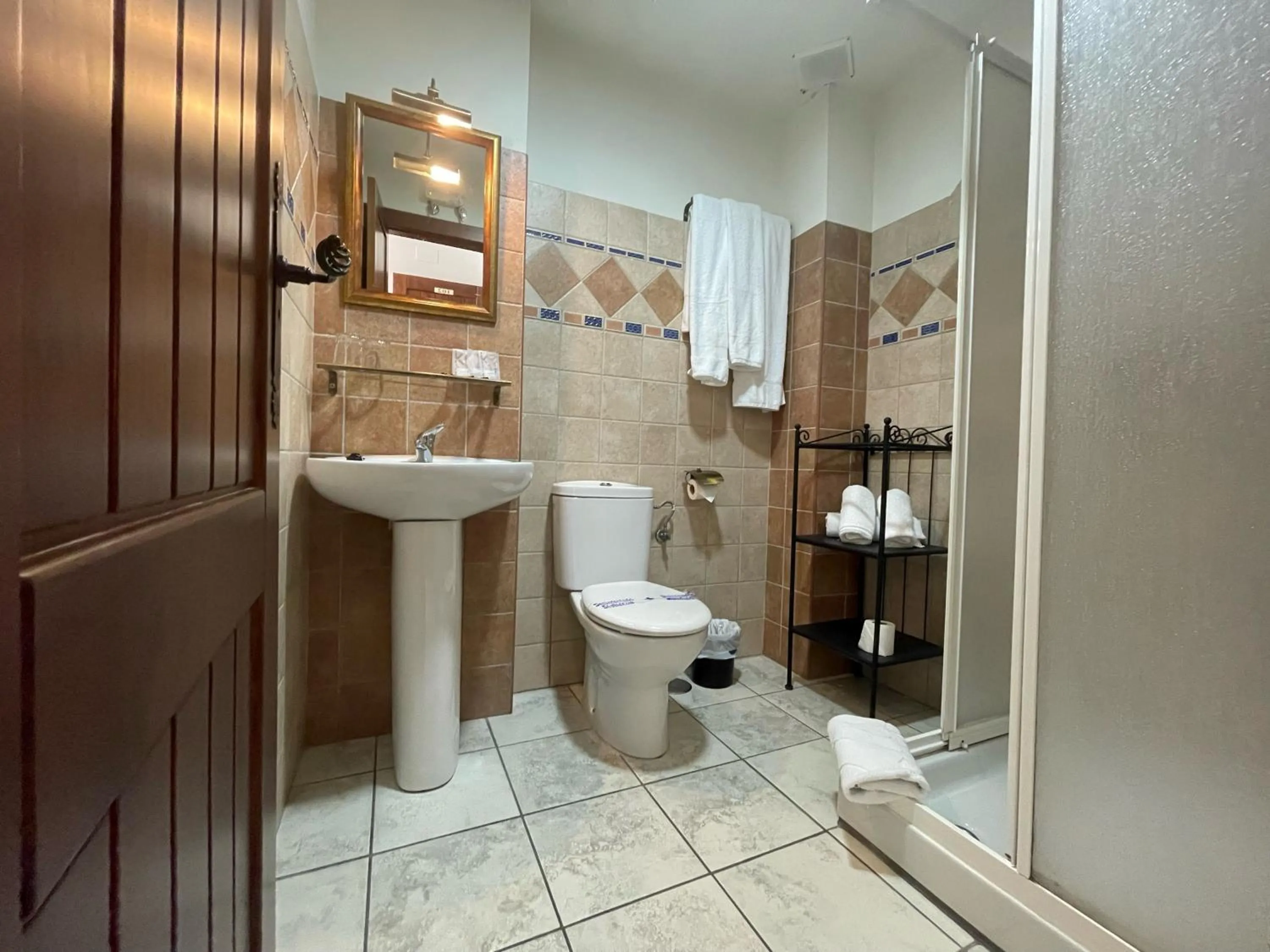 Bathroom in Hotel Al-Andalus