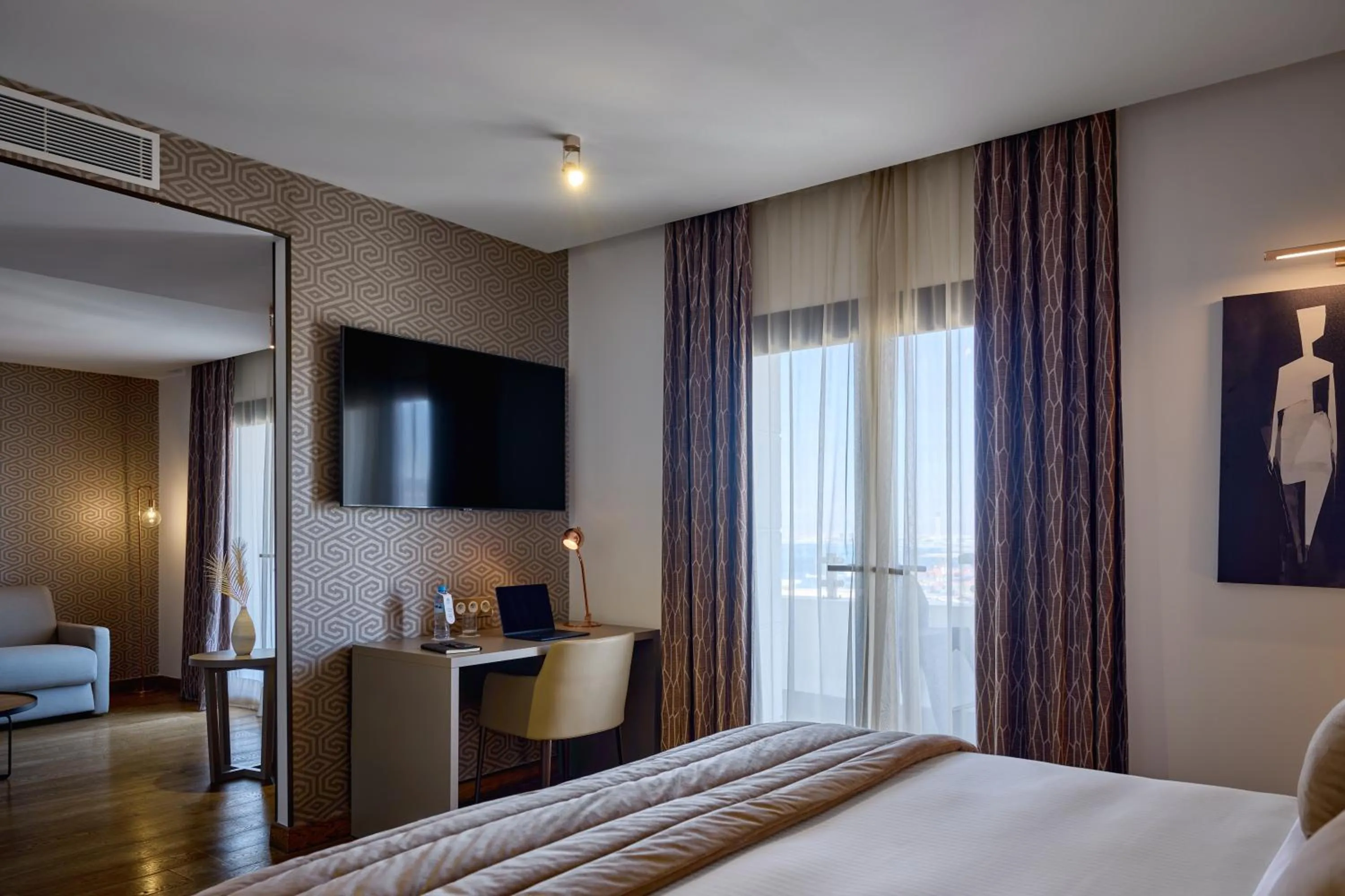 View (from property/room), Bed in Hôtel RALF