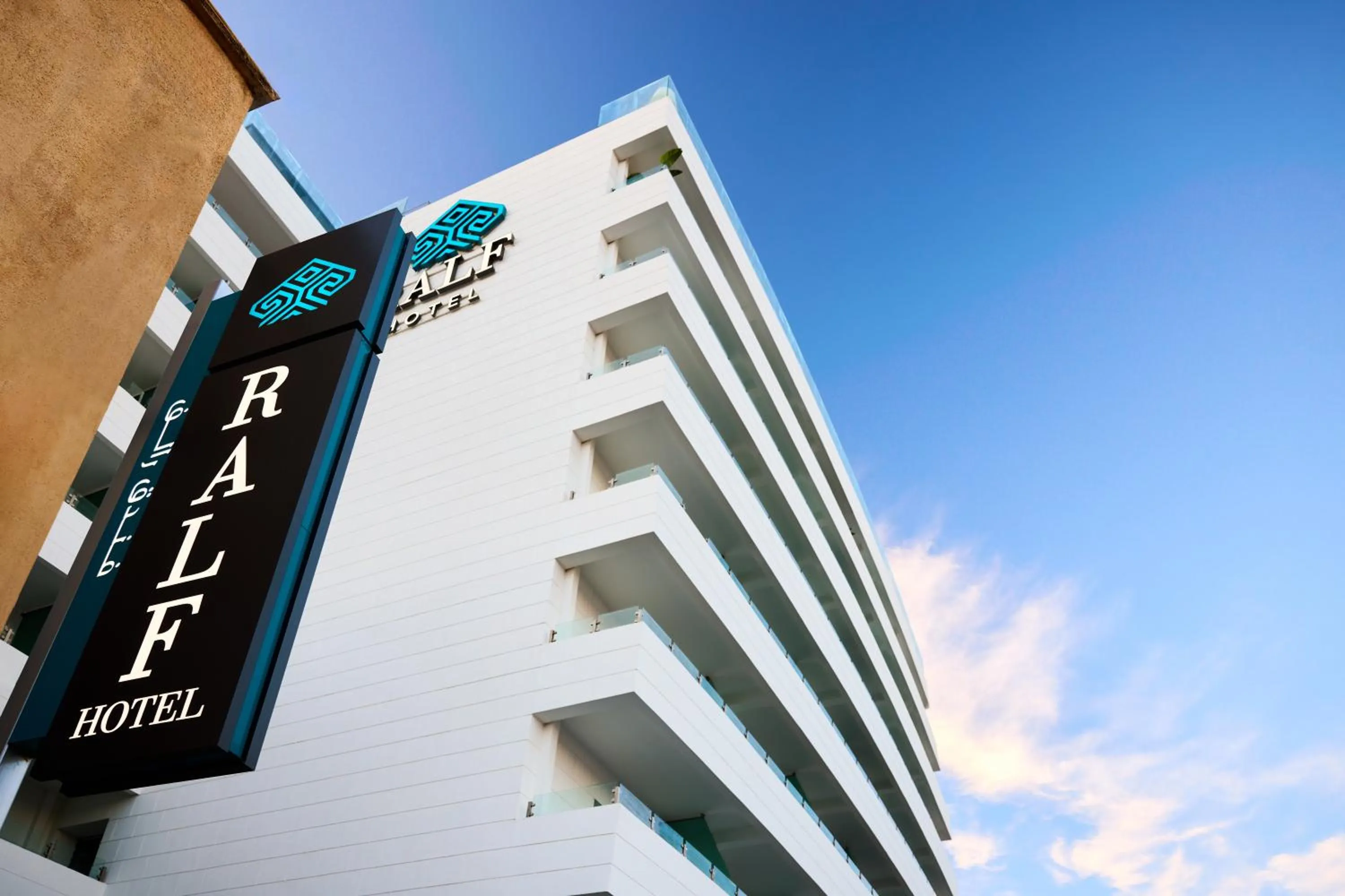 Property building in Hôtel RALF