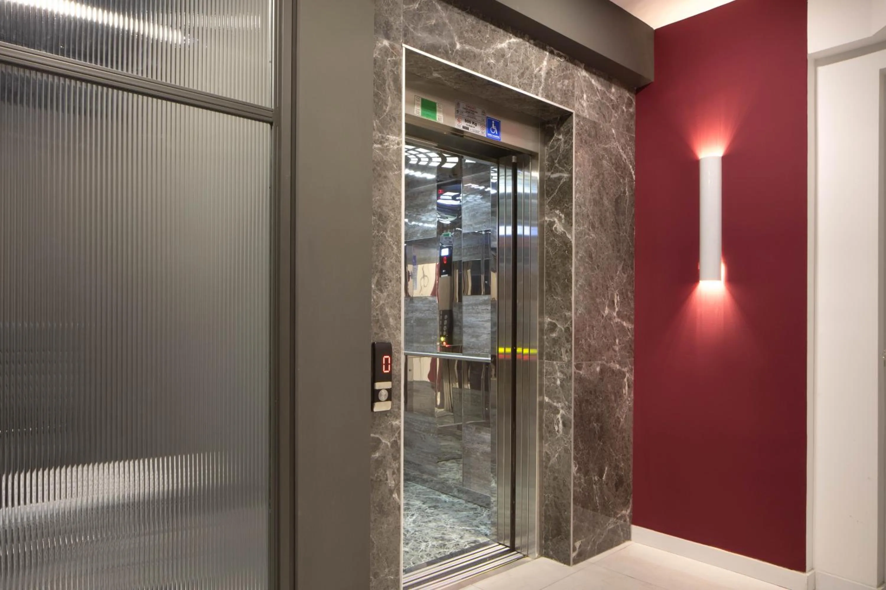elevator in Siesta Hotel Bakırköy