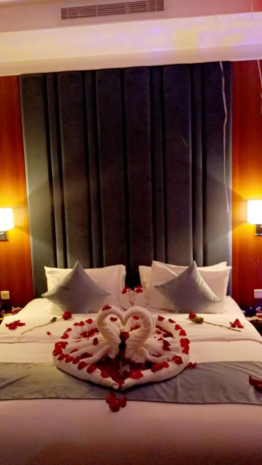 Bed in Yas Hotel Apartments