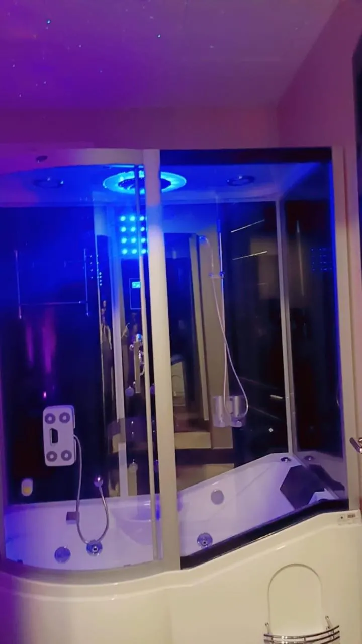 Shower in Yas Hotel Apartments