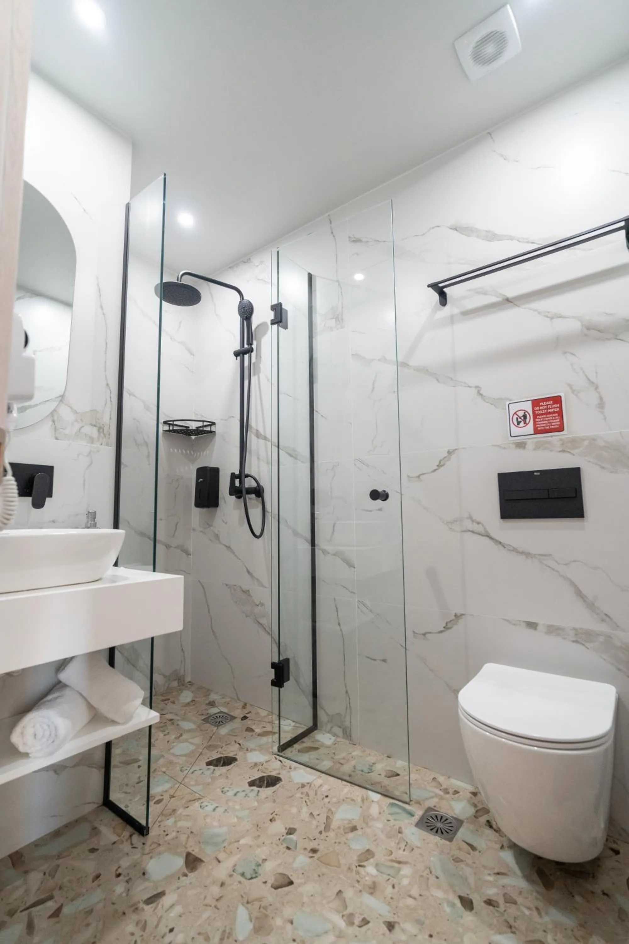 Shower in Athens Hawks Urban