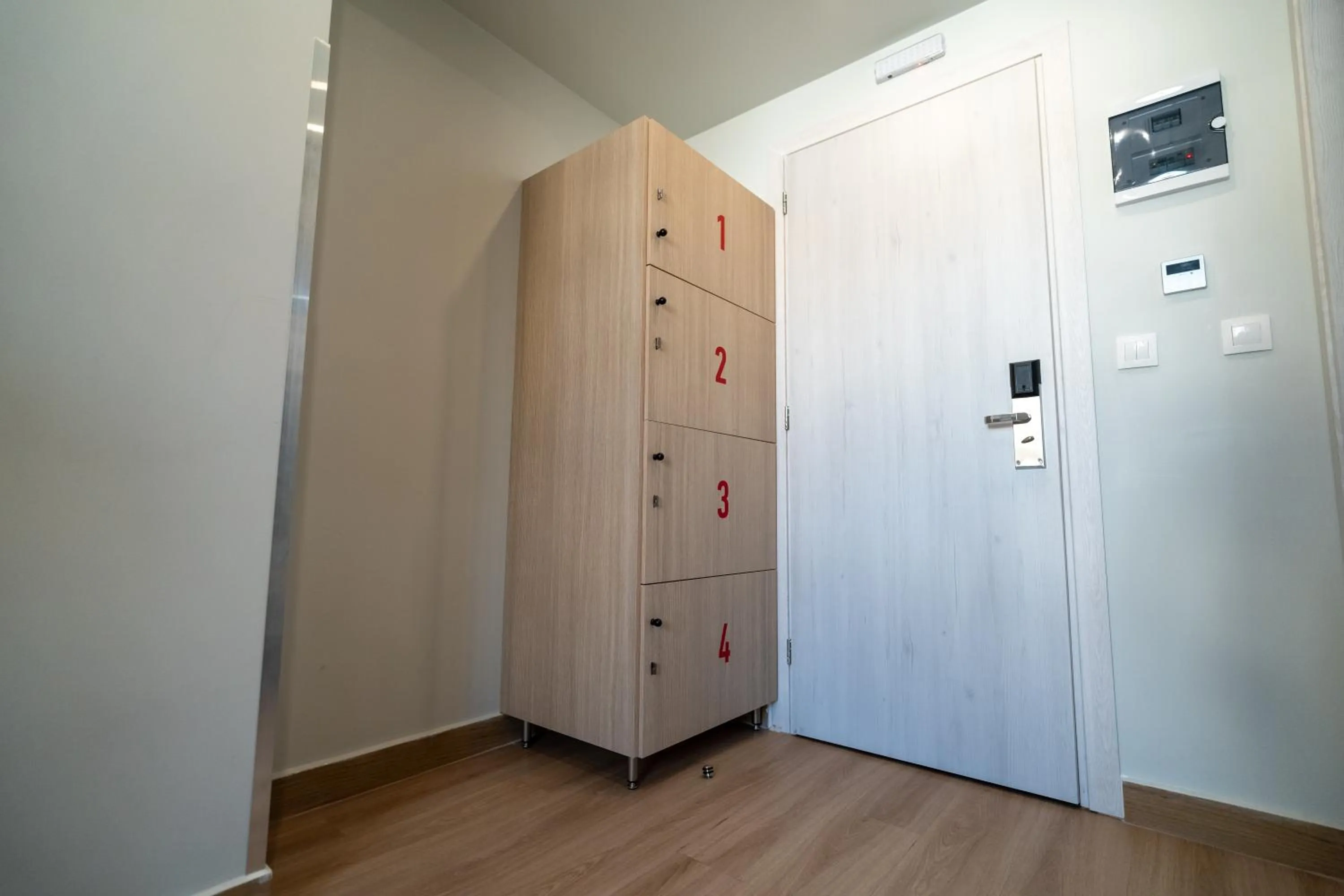 wardrobe in Athens Hawks Urban