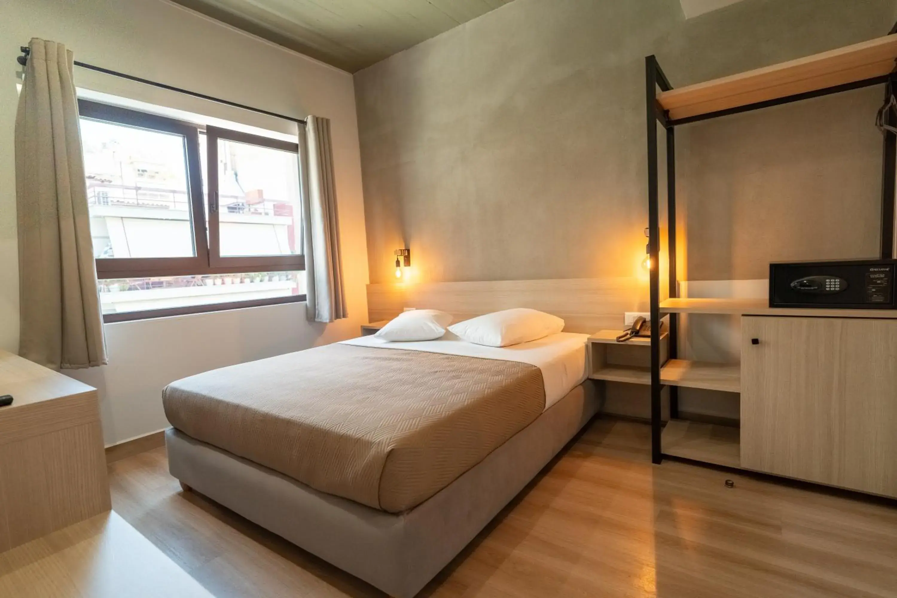 Bed in Athens Hawks Urban Bed in Athens Hawks Urban