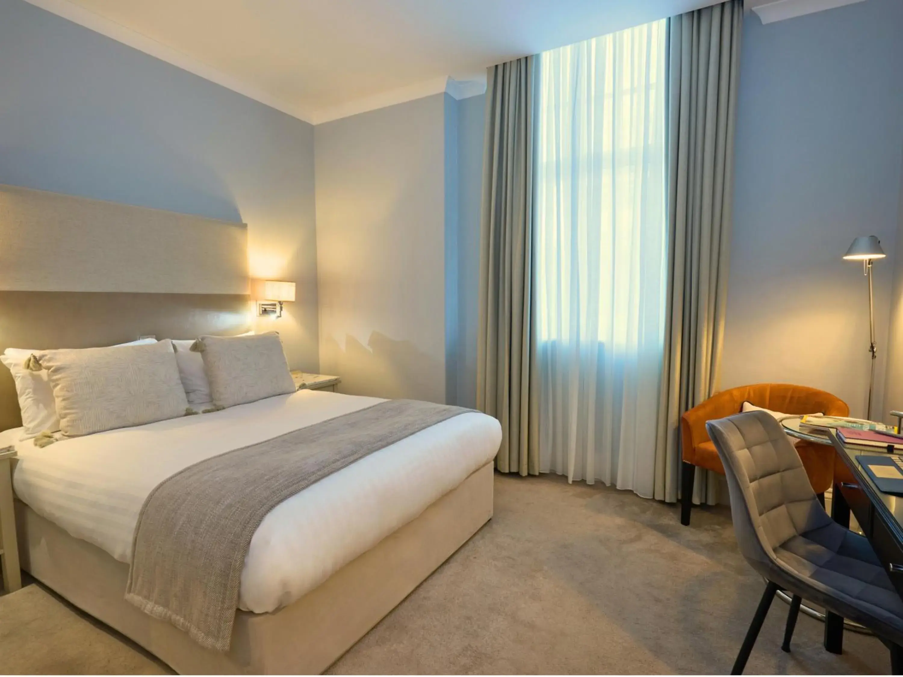 Bedroom, Bed in London Bridge Hotel Bedroom, Bed in London Bridge Hotel