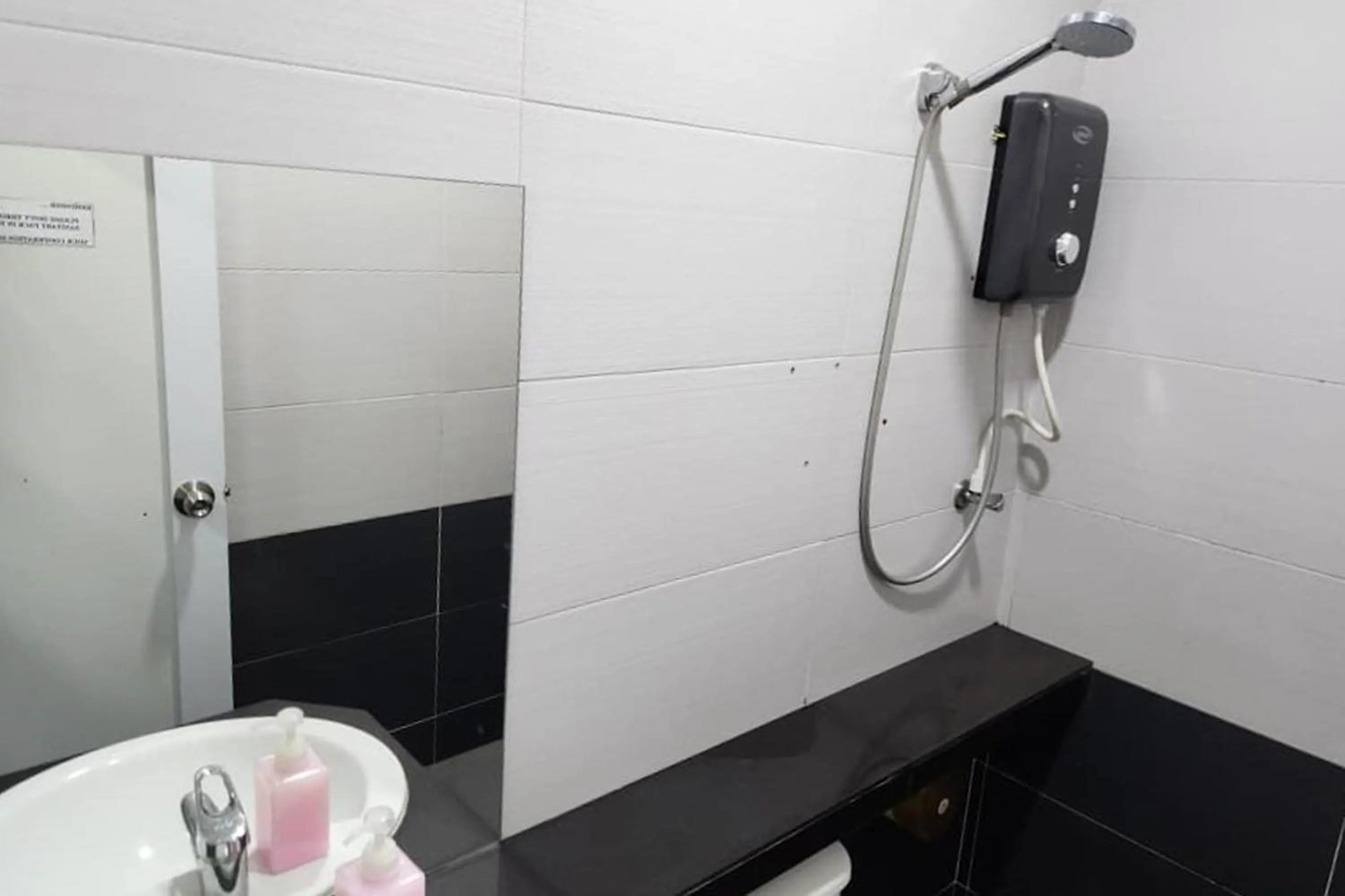 Bathroom in Hotel Alam Indi