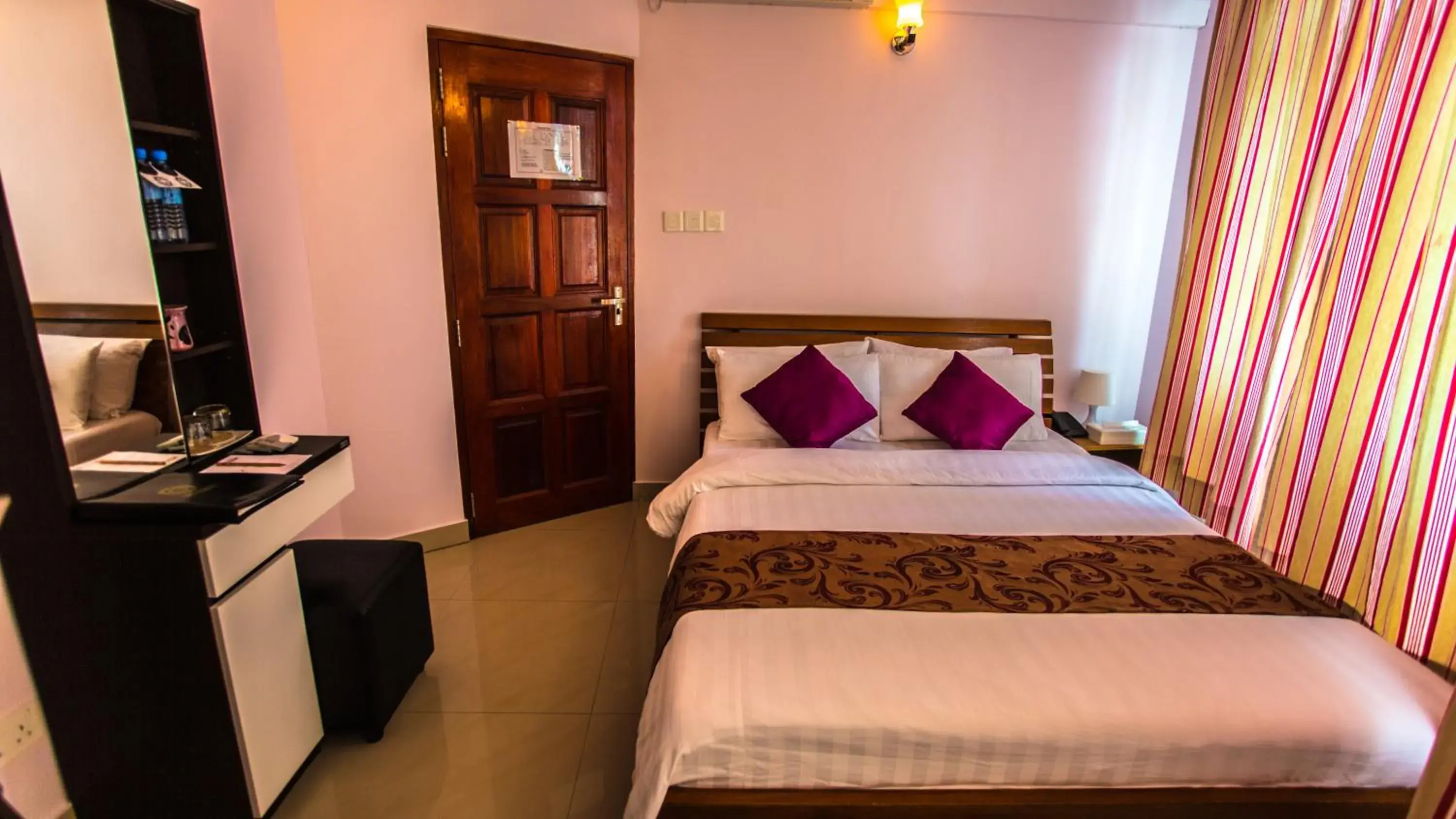 Bedroom, Bed in Octave Bedroom, Bed in Octave