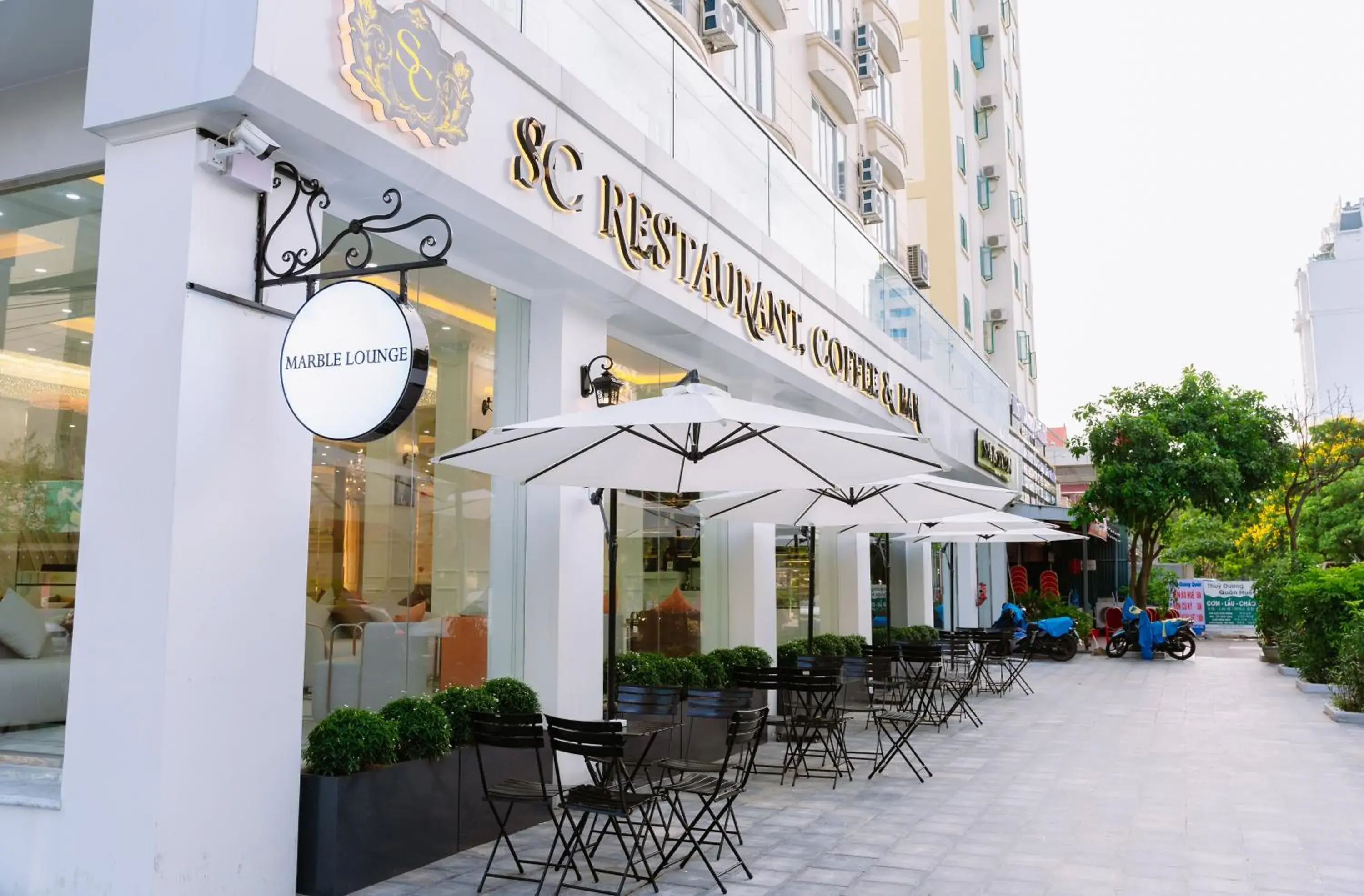 Property building in SC Luxury Hotel Property building in SC Luxury Hotel