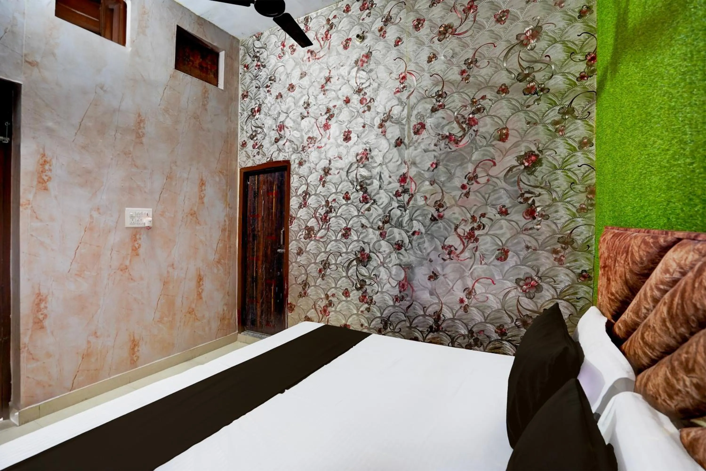 Bedroom in SPOT ON PARKS HOTEL