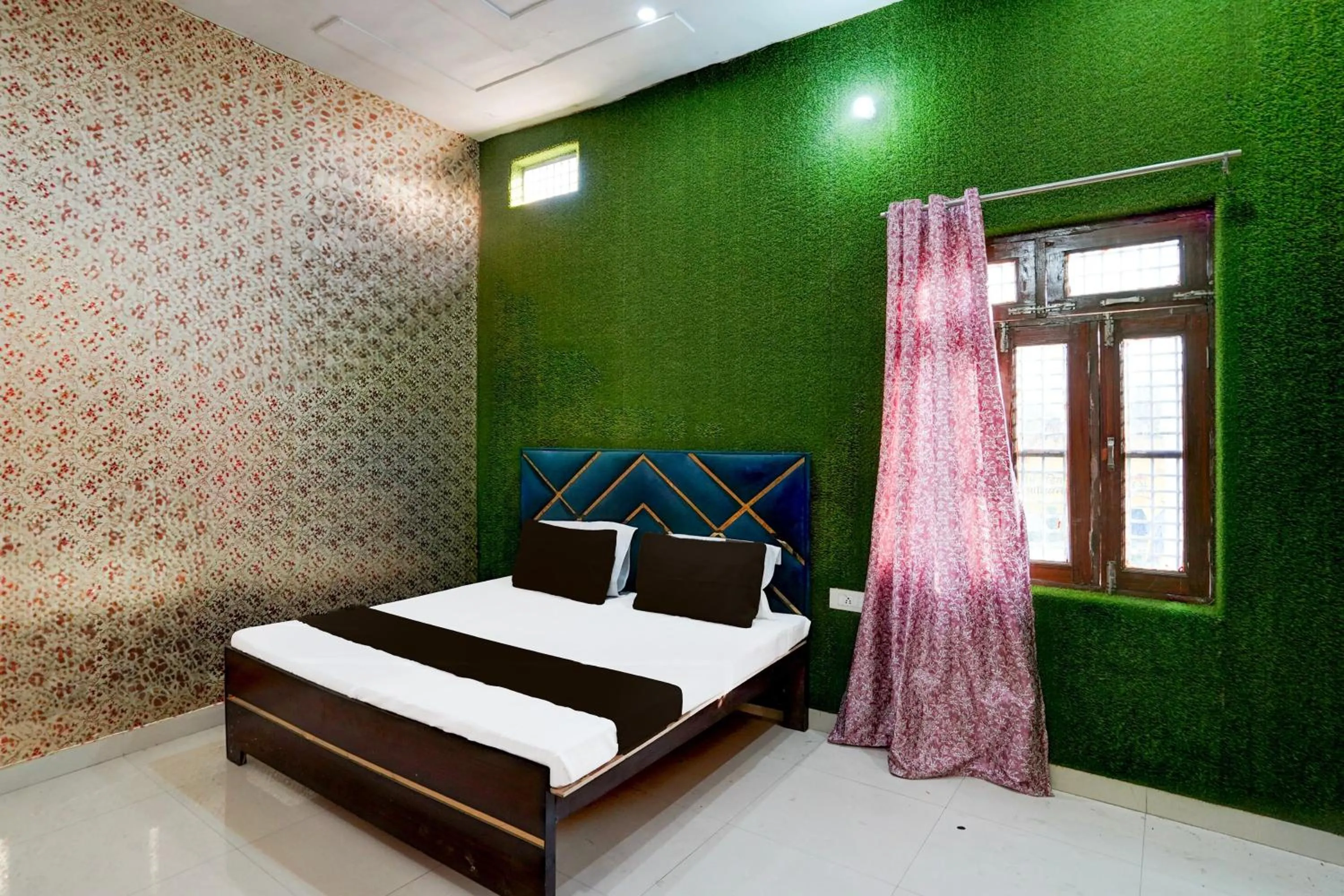 Bedroom, Bed in SPOT ON PARKS HOTEL