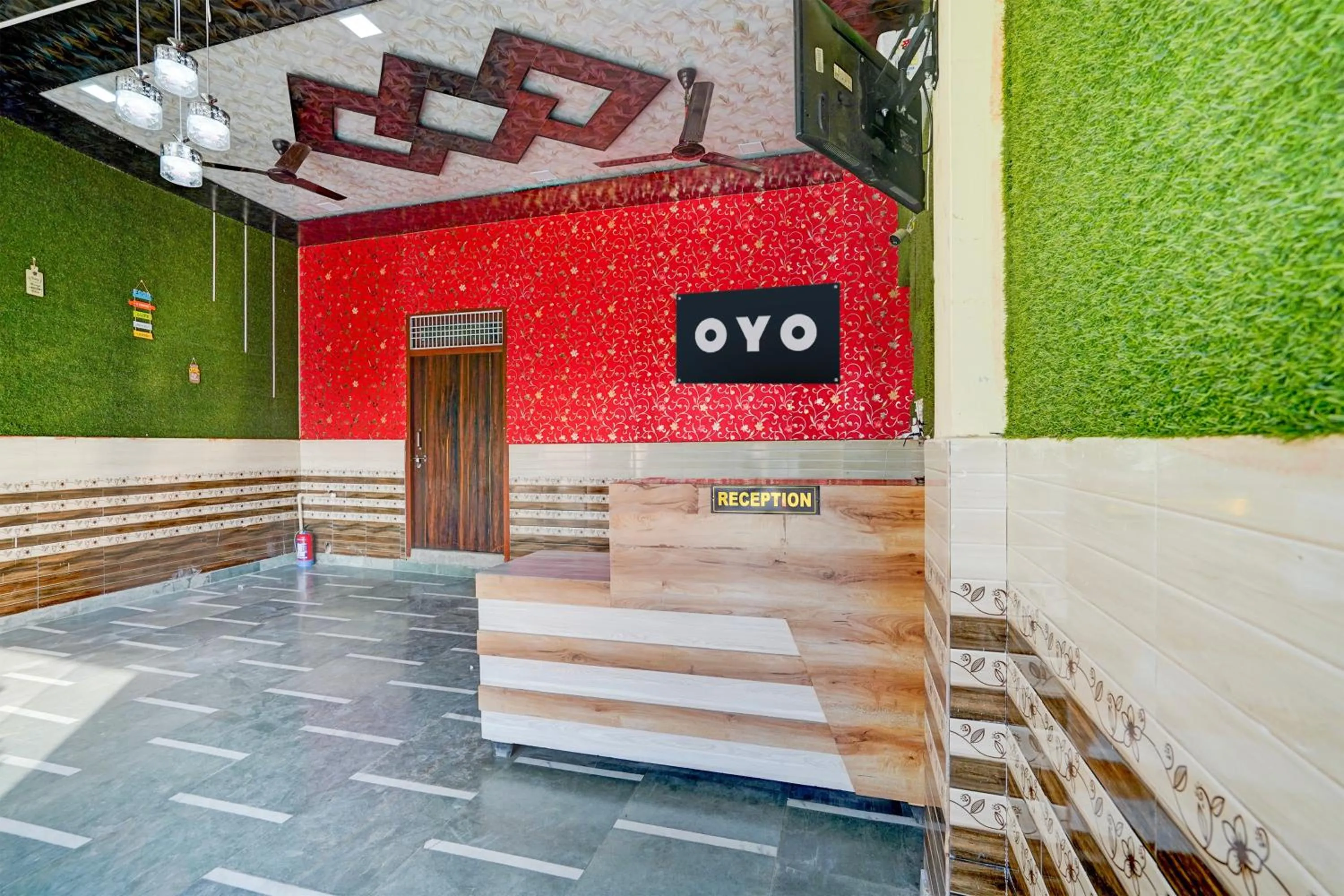 Lobby or reception in SPOT ON PARKS HOTEL