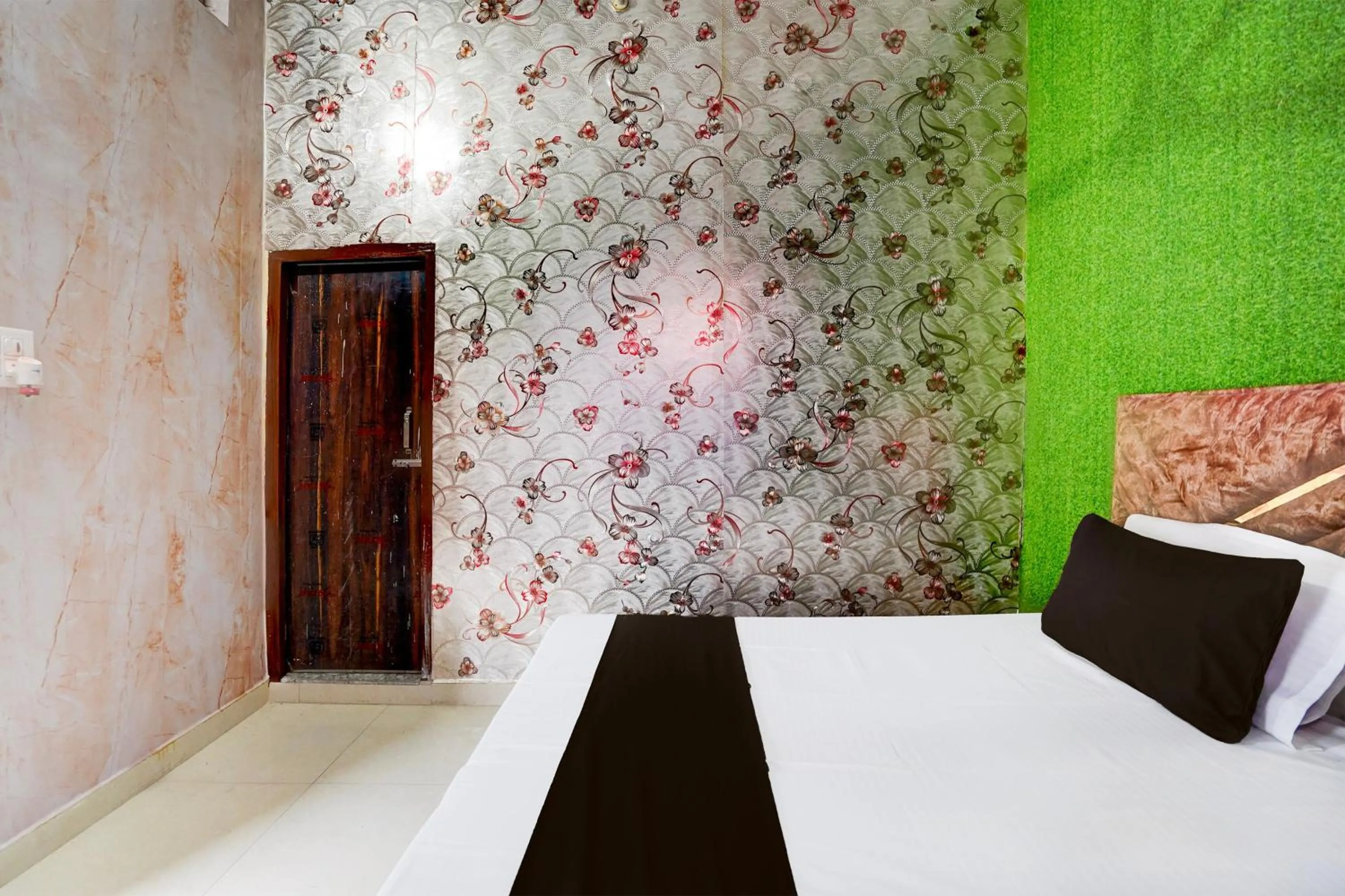 Bedroom, Bed in SPOT ON PARKS HOTEL