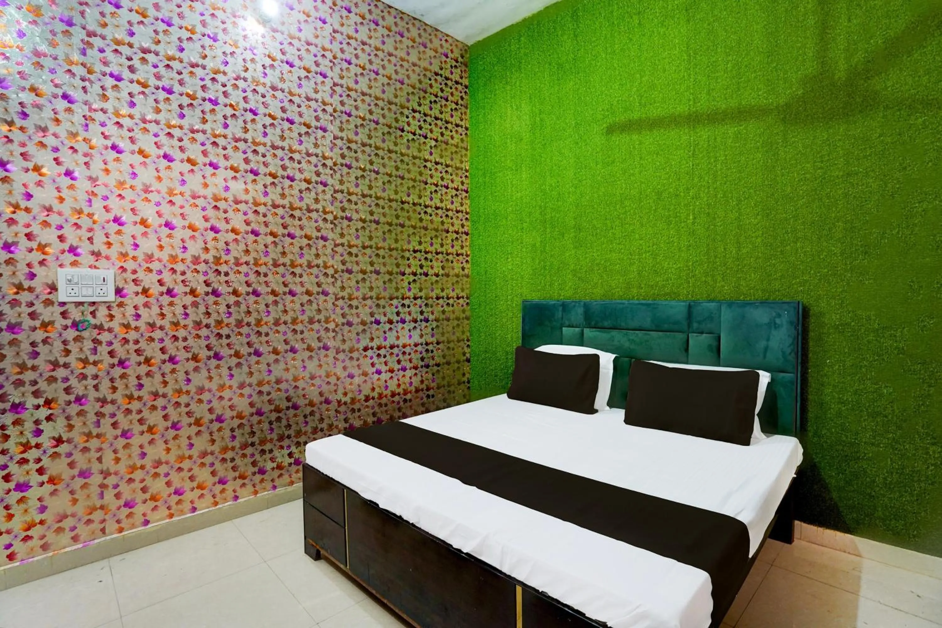 Bedroom in SPOT ON PARKS HOTEL