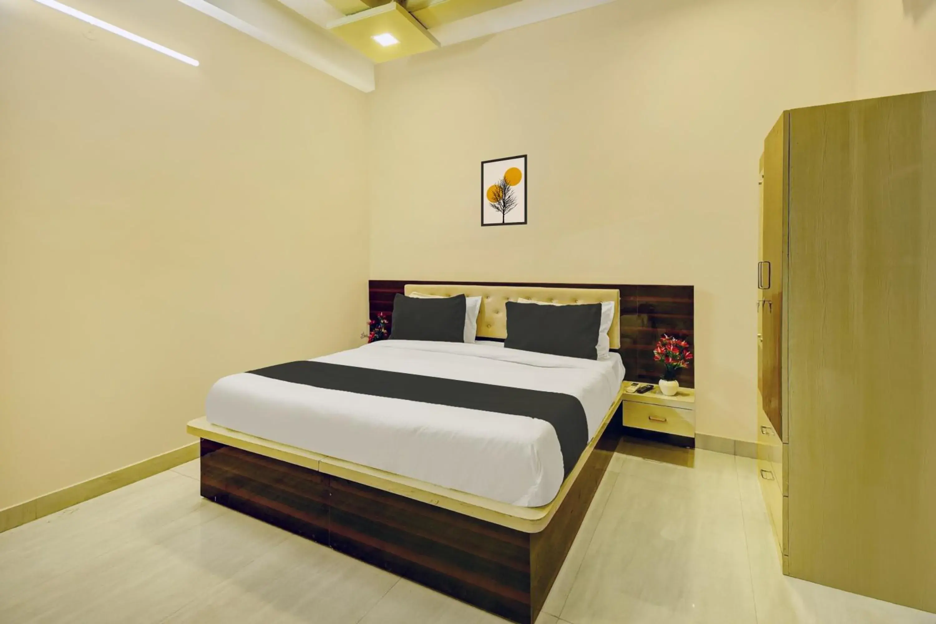 Bedroom in Hotel O Neelkanth Bedroom in Hotel O Neelkanth