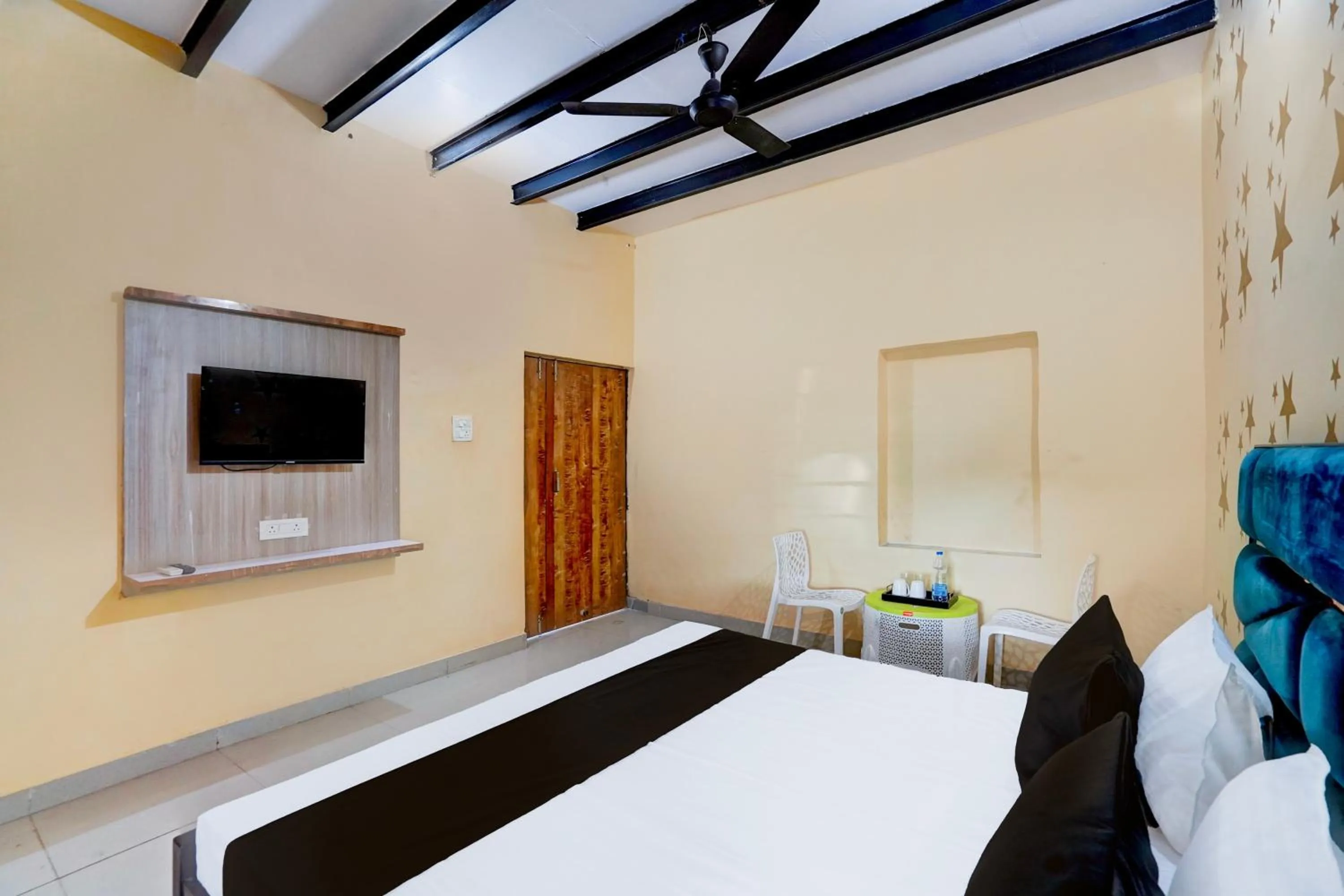 Bedroom, Bed in Hotel O YAMUNA RESORT