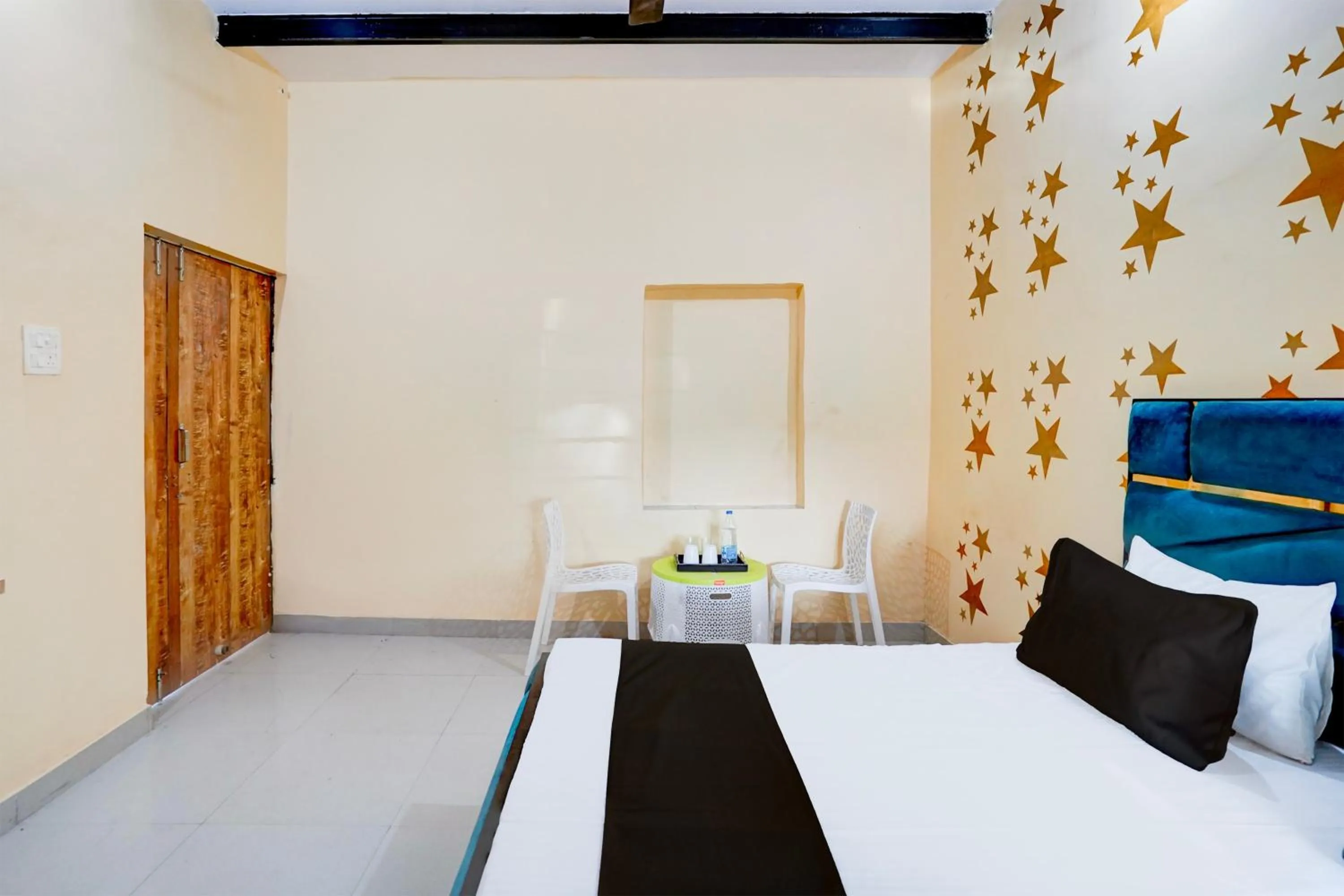 Bedroom, Bed in Hotel O YAMUNA RESORT