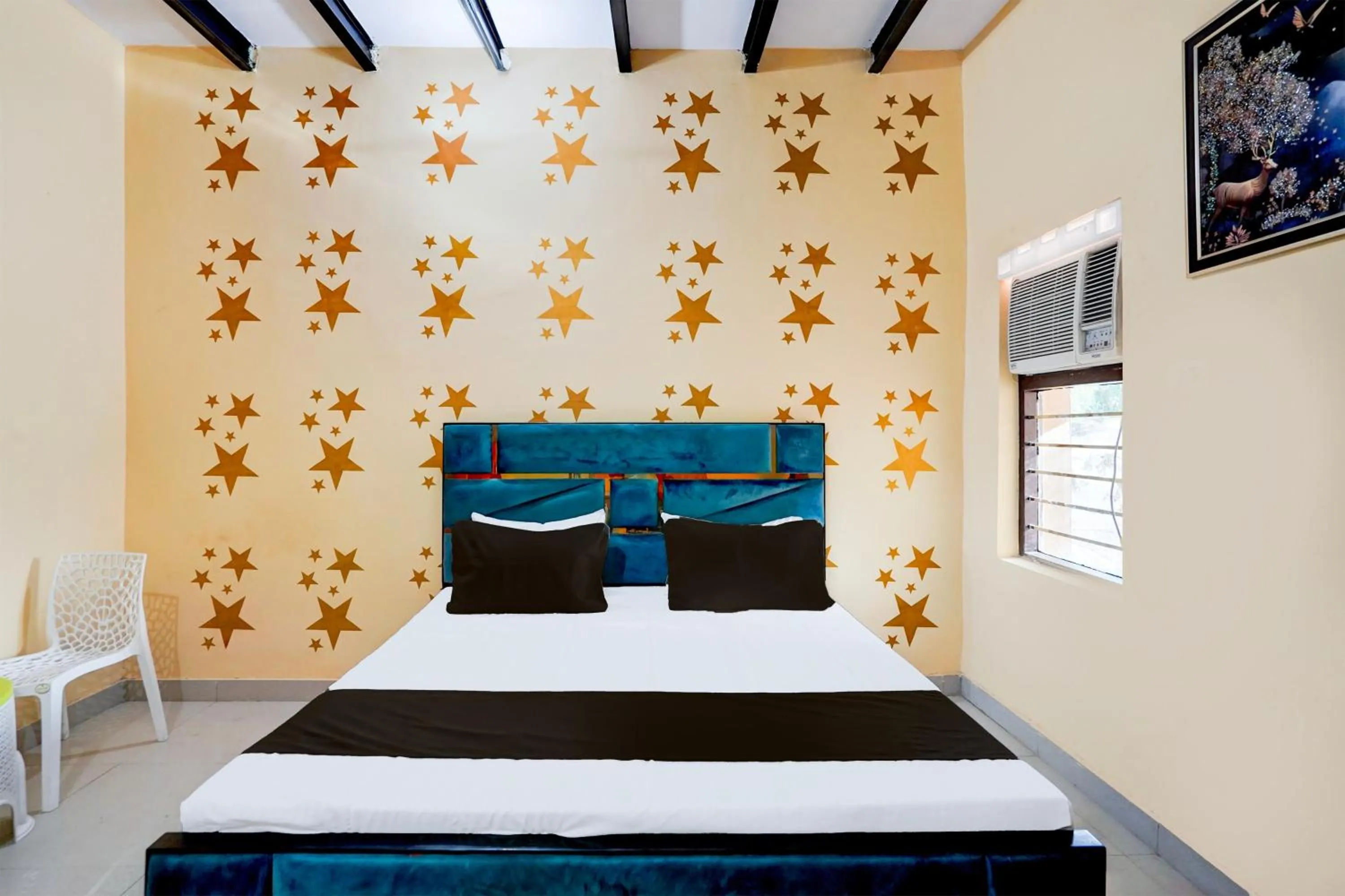 Bedroom, Bed in Hotel O YAMUNA RESORT