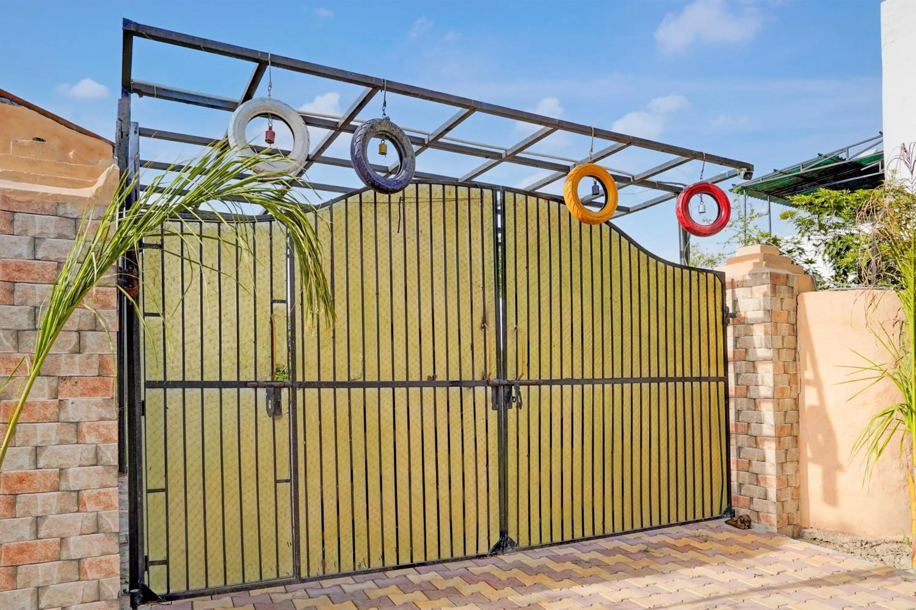 Facade/entrance in Hotel O YAMUNA RESORT