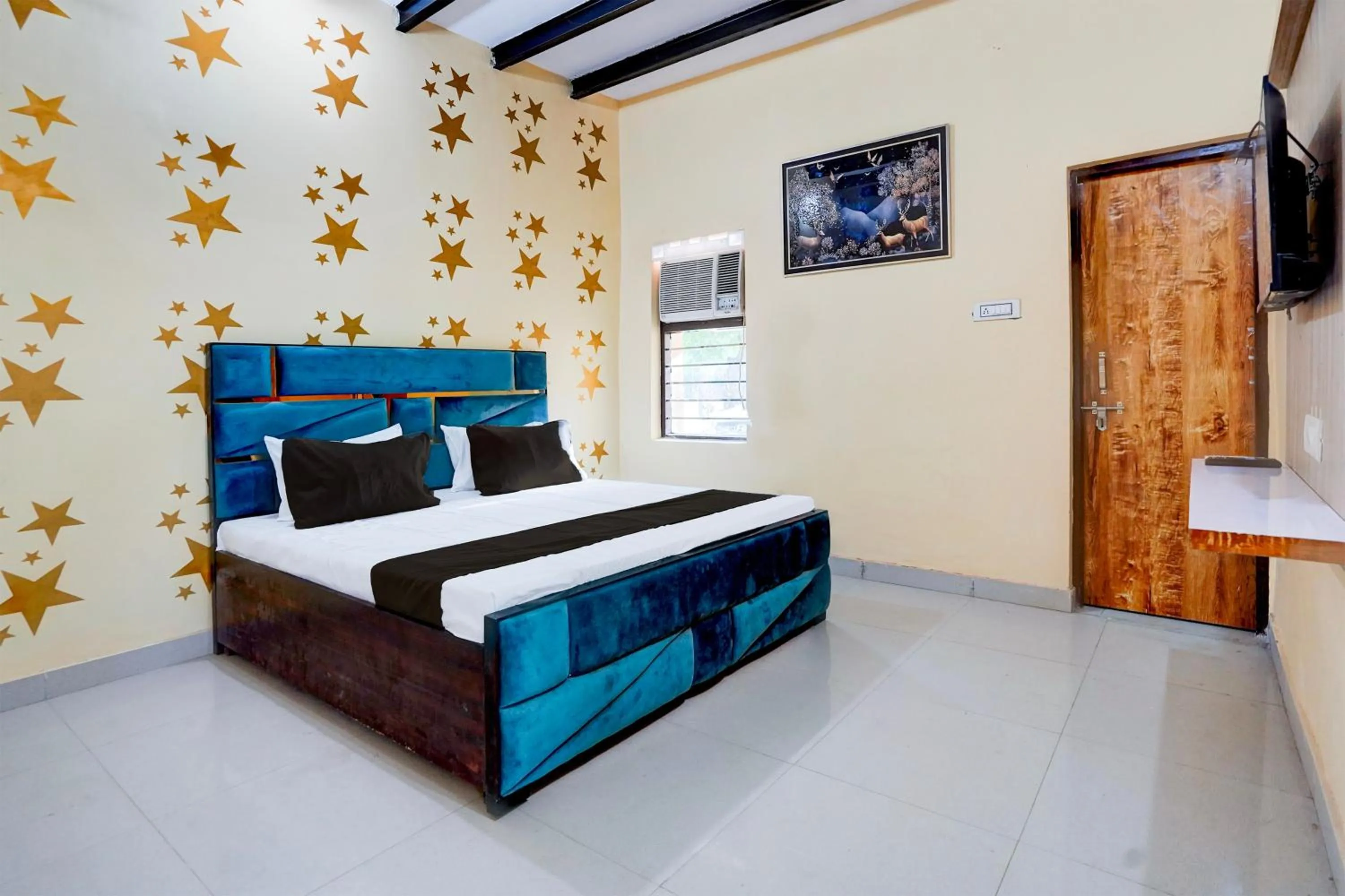 Bedroom, Bed in Hotel O YAMUNA RESORT