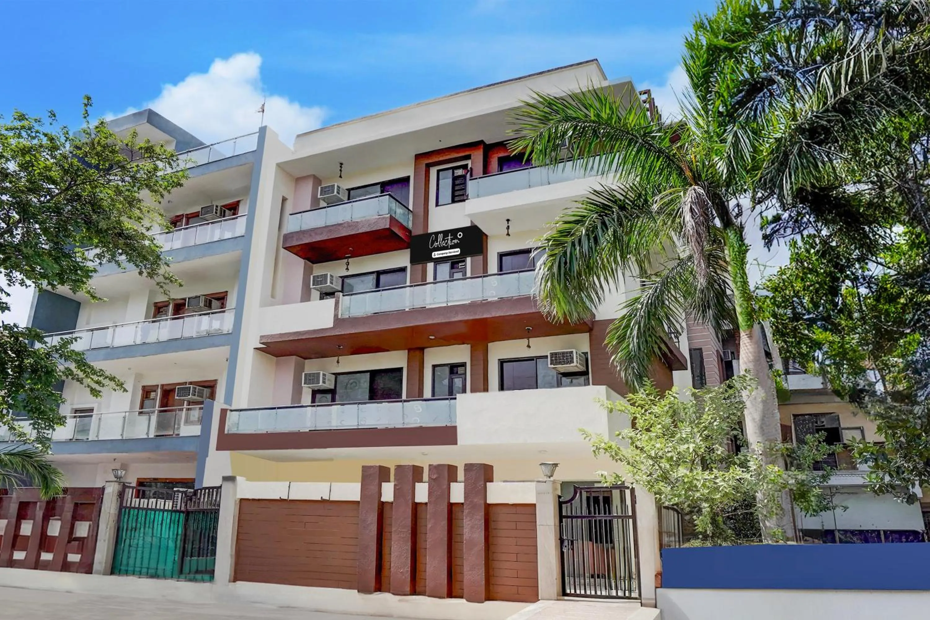 Facade/entrance in Super Collection O Sector 70 Noida