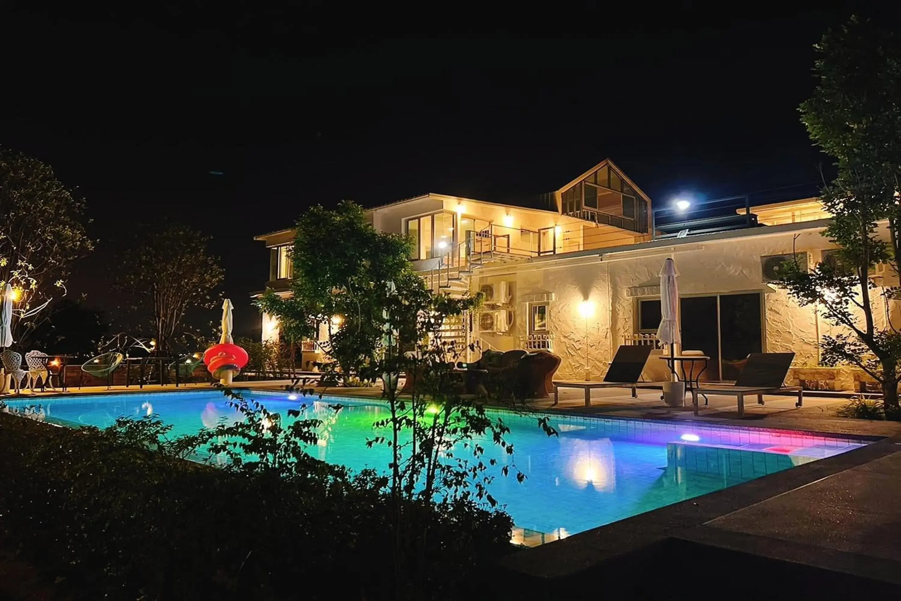 Property building in Khao Chi Chan Resort Property building in Khao Chi Chan Resort