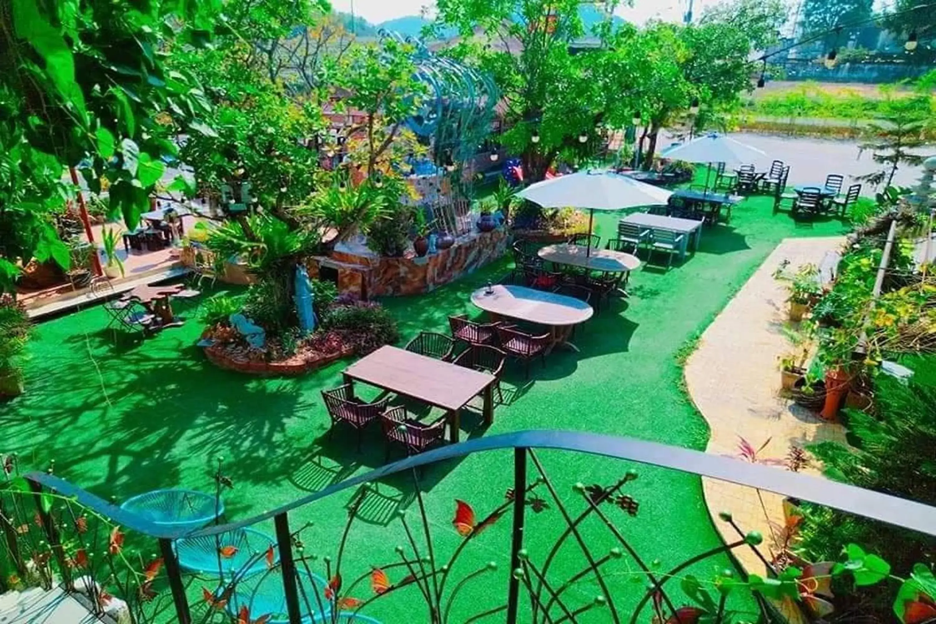 Restaurant/places to eat in Khao Chi Chan Resort Restaurant/places to eat in Khao Chi Chan Resort