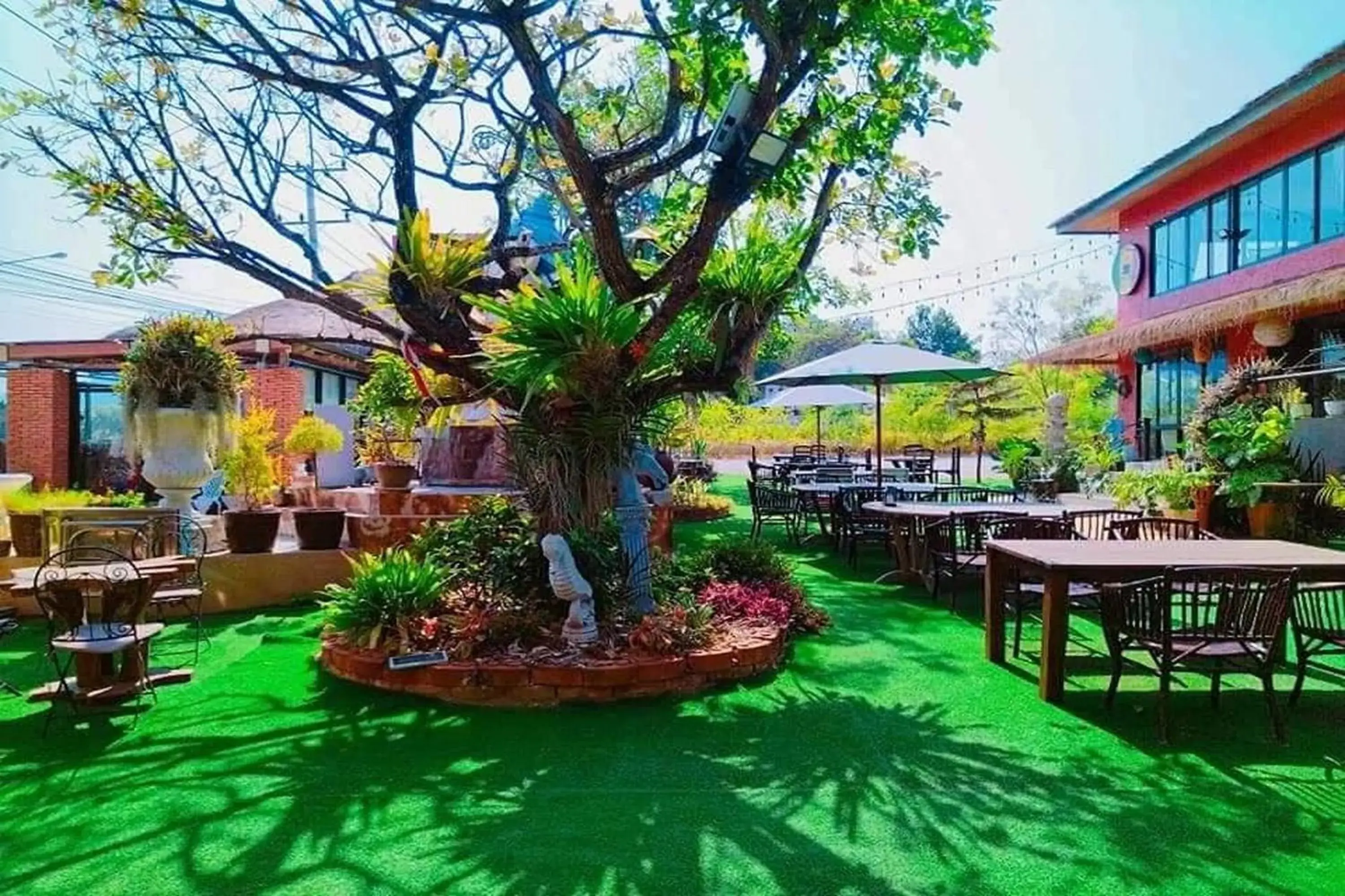 Restaurant/places to eat in Khao Chi Chan Resort Restaurant/places to eat in Khao Chi Chan Resort